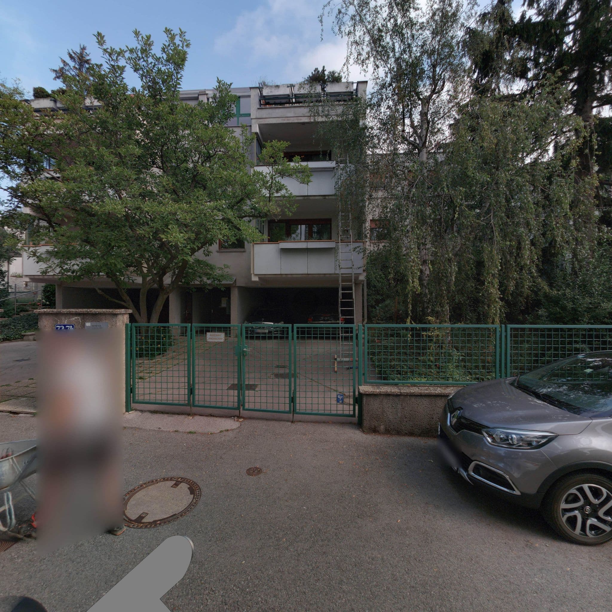 Street view near Tierrapechuga Hotel Vienna, Ottakring — © eliasgander (CC BY-SA · Mapillary)