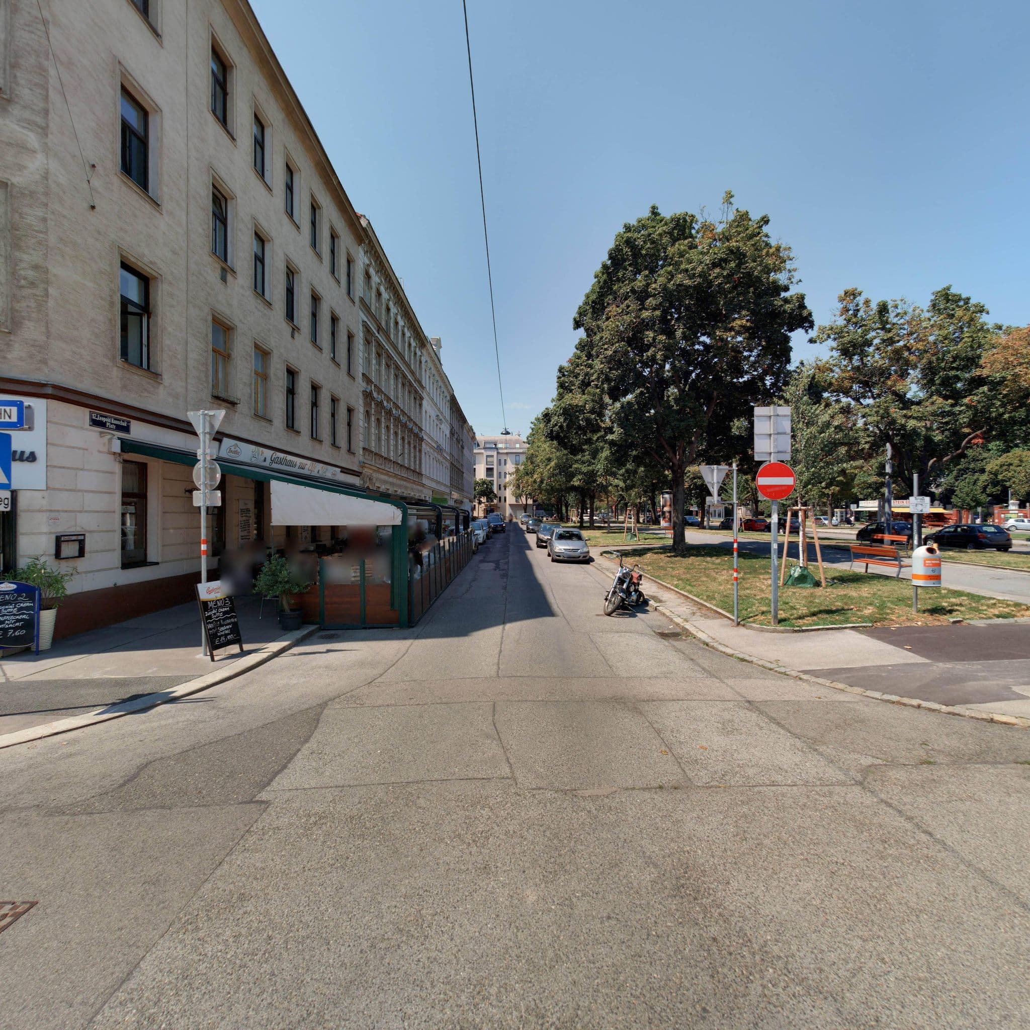 Street view near Gasthaus z Elfe E.U., Hernals — © eliasgander (CC BY-SA · Mapillary)