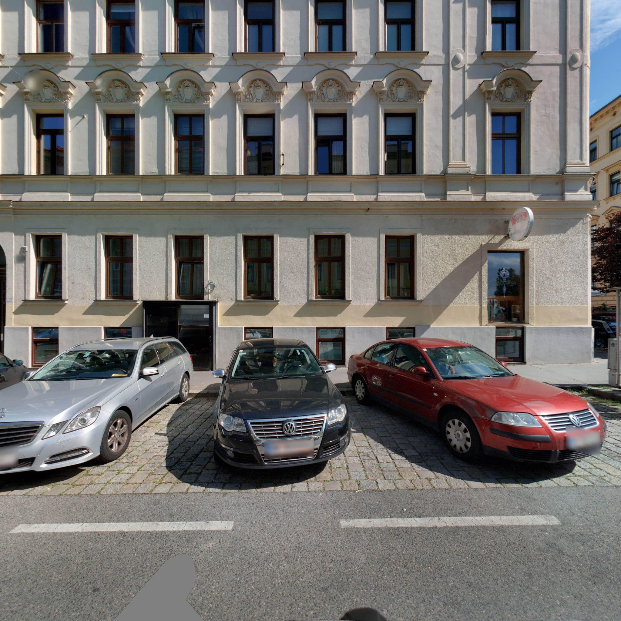 Street view near Apartment Vienna Living, Fünfhaus — © eliasgander (CC BY-SA · Mapillary)