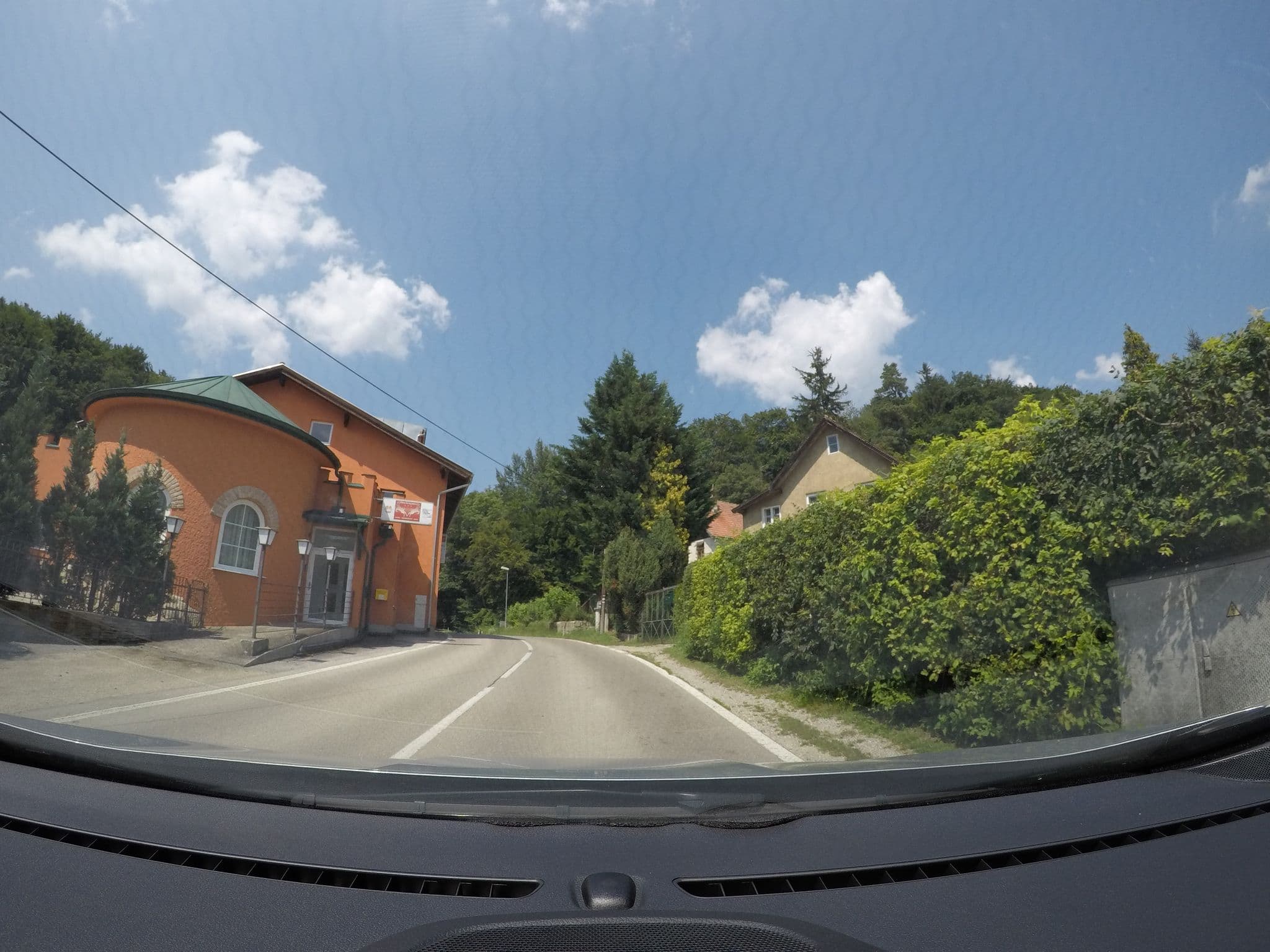 Street view near Hotel Flic Flac, Mauerbach — © tswa (CC BY-SA · Mapillary)