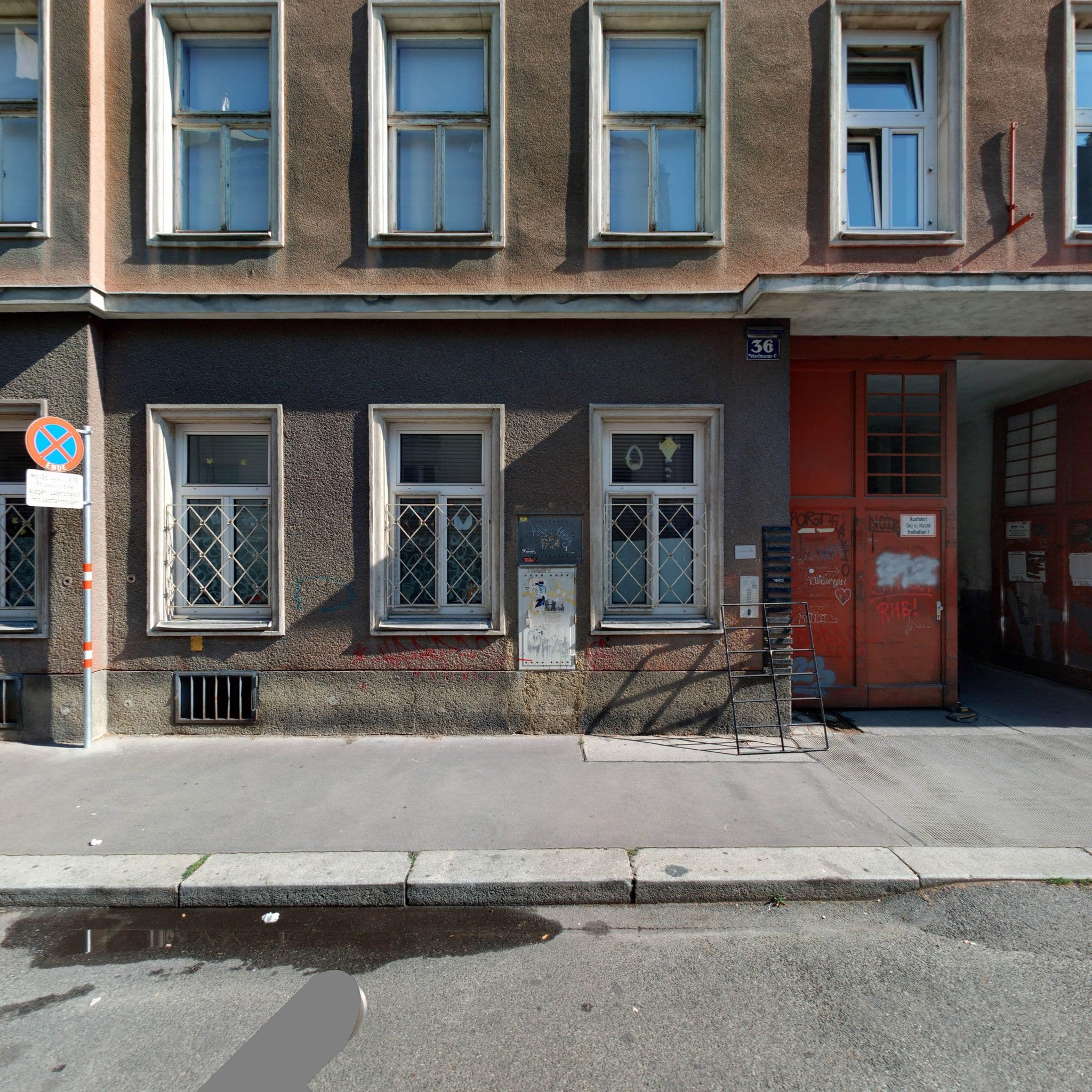Street view near Airbnb Apartment, Josefstadt — © eliasgander (CC BY-SA · Mapillary)