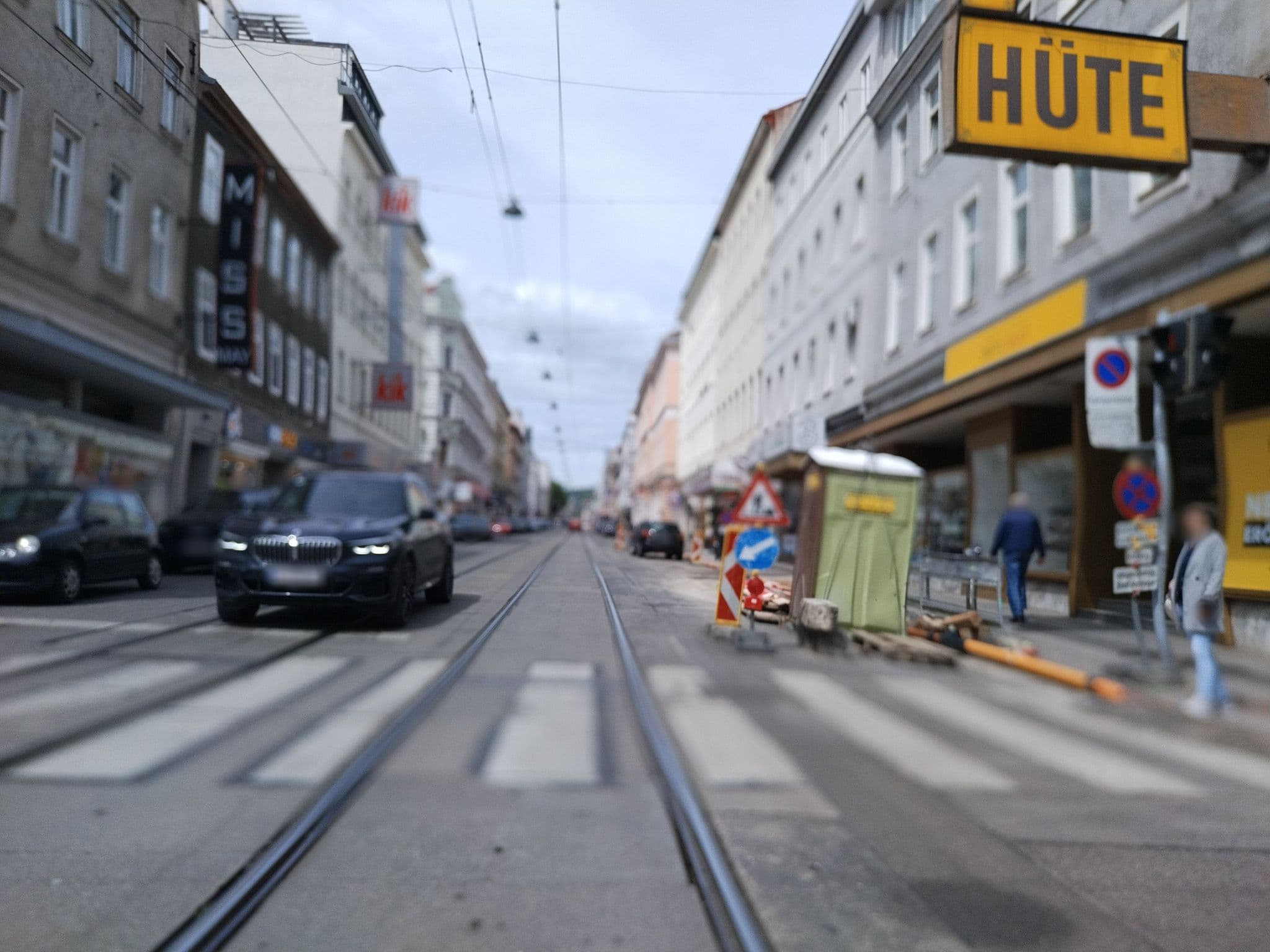 Street view near Apartment Ozean Fünfhaus Kirchstetterngasse, Josefstadt — © consens_verkehrsplanung (CC BY-SA · Mapillary)