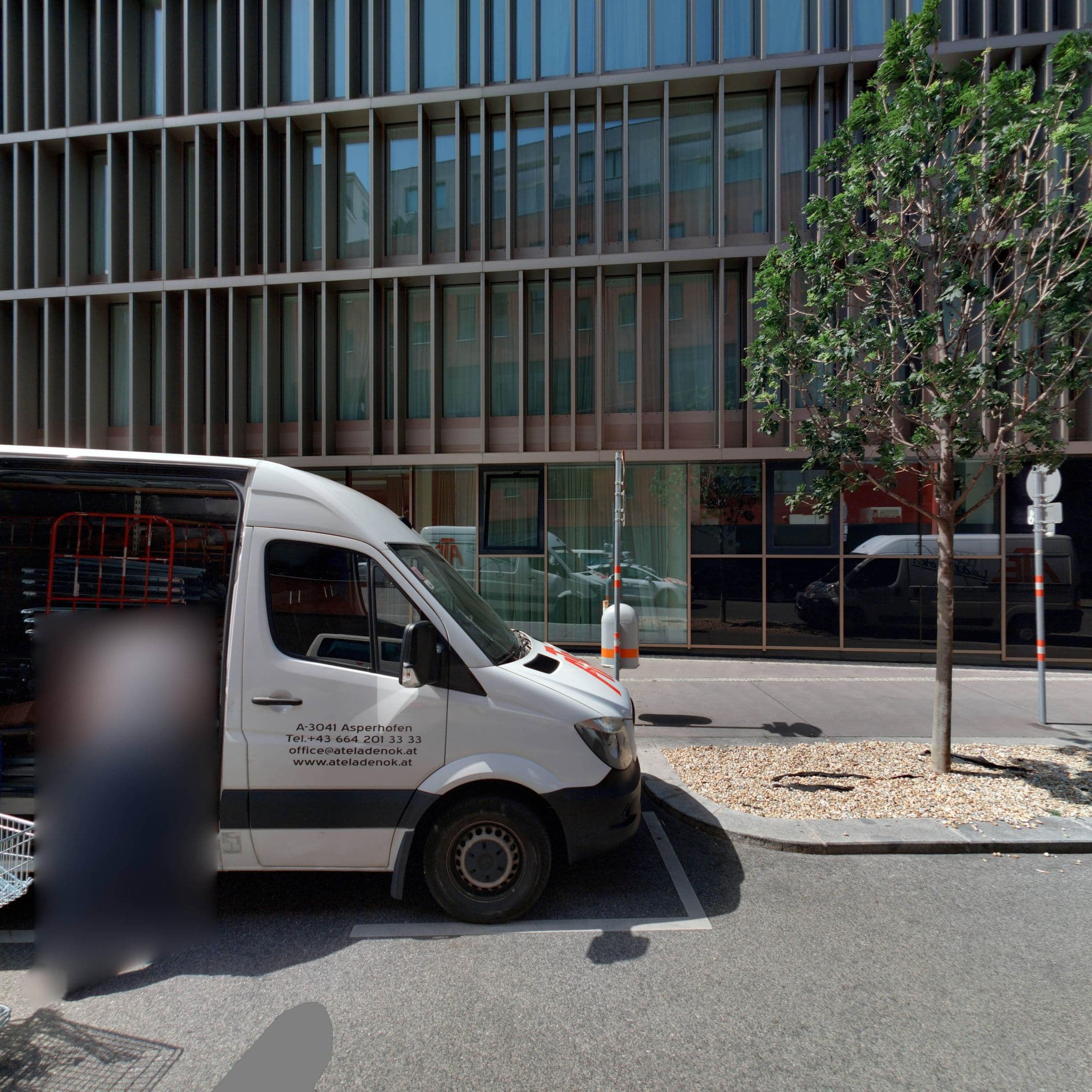 Street view near Falkensteiner Hotel & Residence, Margareten — © eliasgander (CC BY-SA · Mapillary)