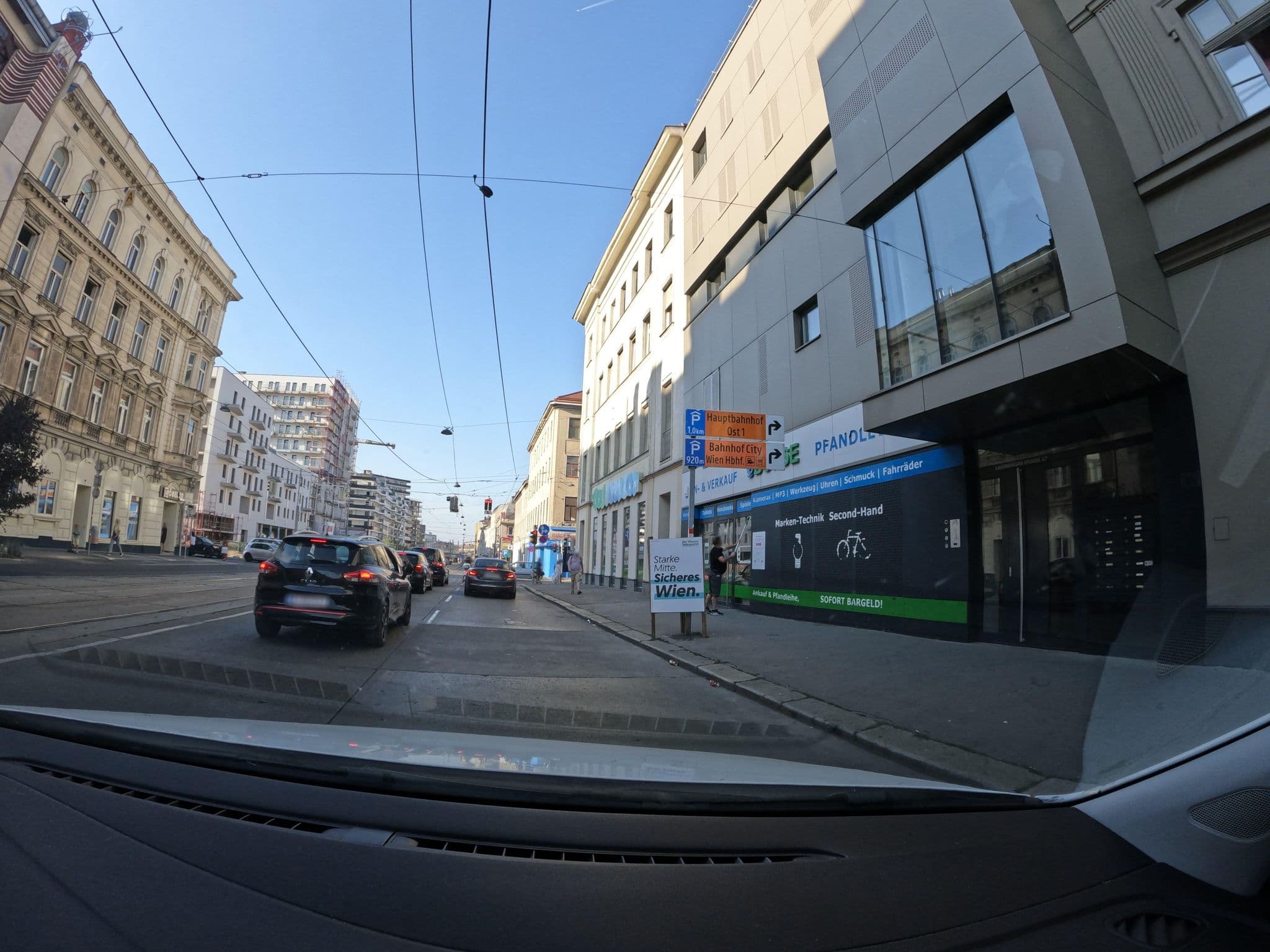 Street view near Austria Trend Hotel Favorita, Margareten — © erias (CC BY-SA · Mapillary)