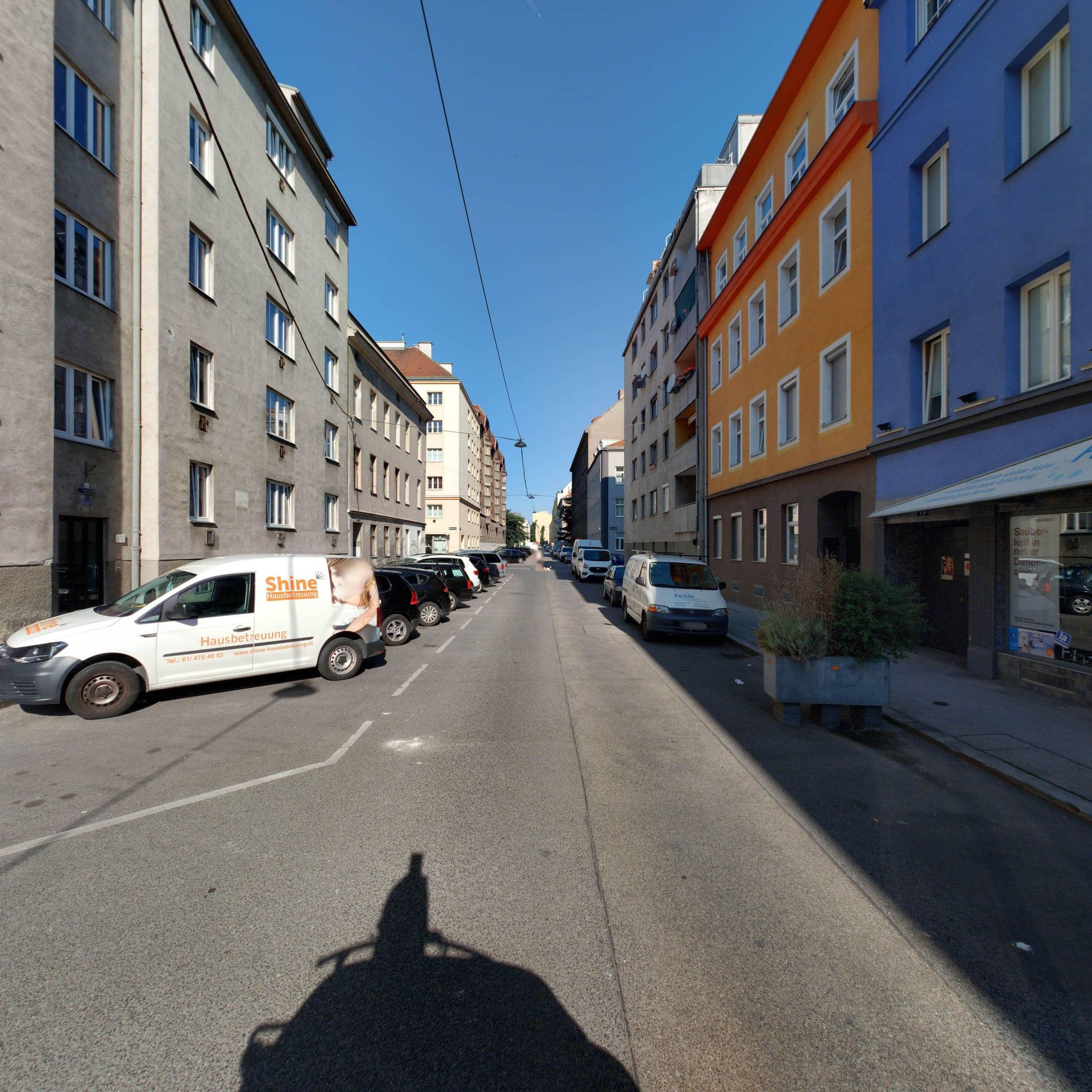 Street view near Era Apartmen, Favoriten — © eliasgander (CC BY-SA · Mapillary)