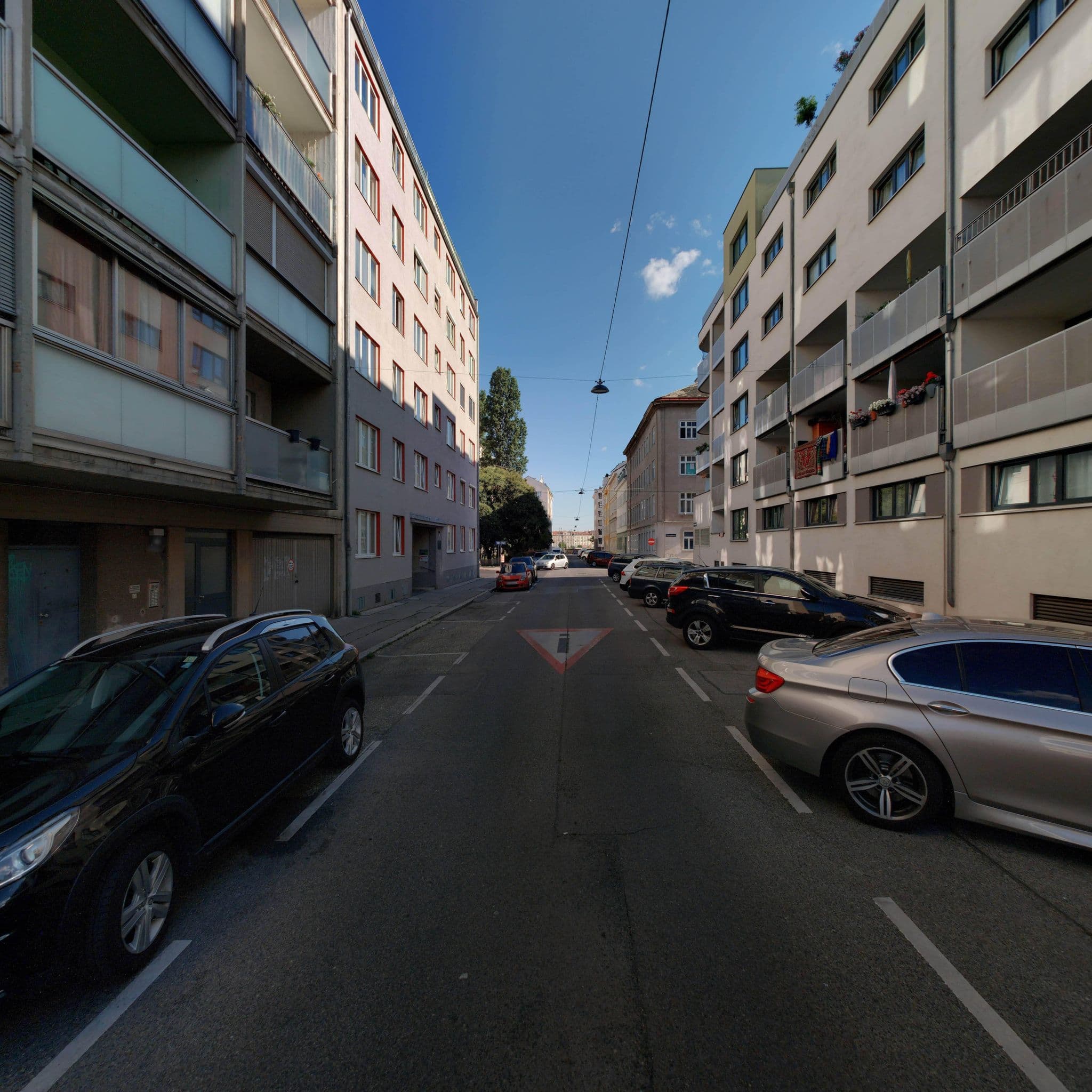 Street view near ÖJAB-Haus Leebgasse - Jugendwohnheim, Margareten — © eliasgander (CC BY-SA · Mapillary)
