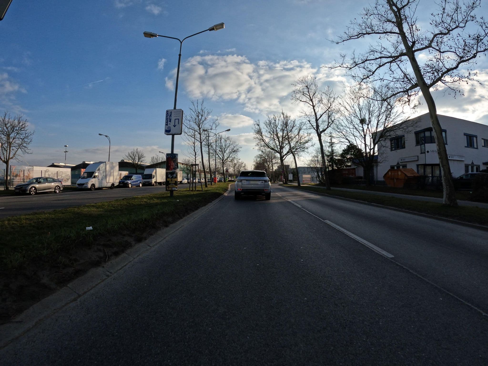 Street view near Verstecktes Eck, Vösendorf — © erias (CC BY-SA · Mapillary)