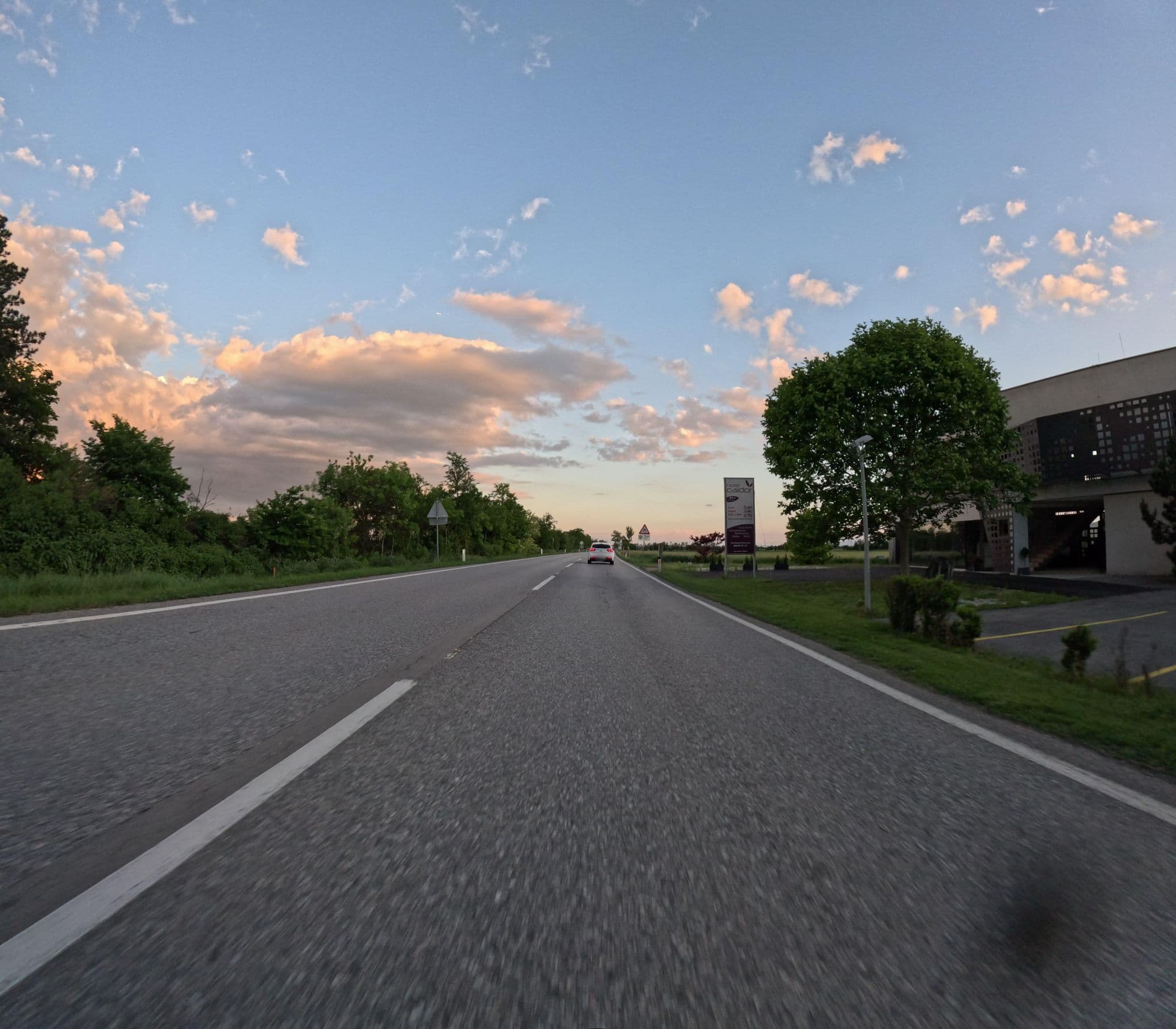 Street view near Rasthaus Birkenhain-Bojangles, Laxenburg — © erias (CC BY-SA · Mapillary)