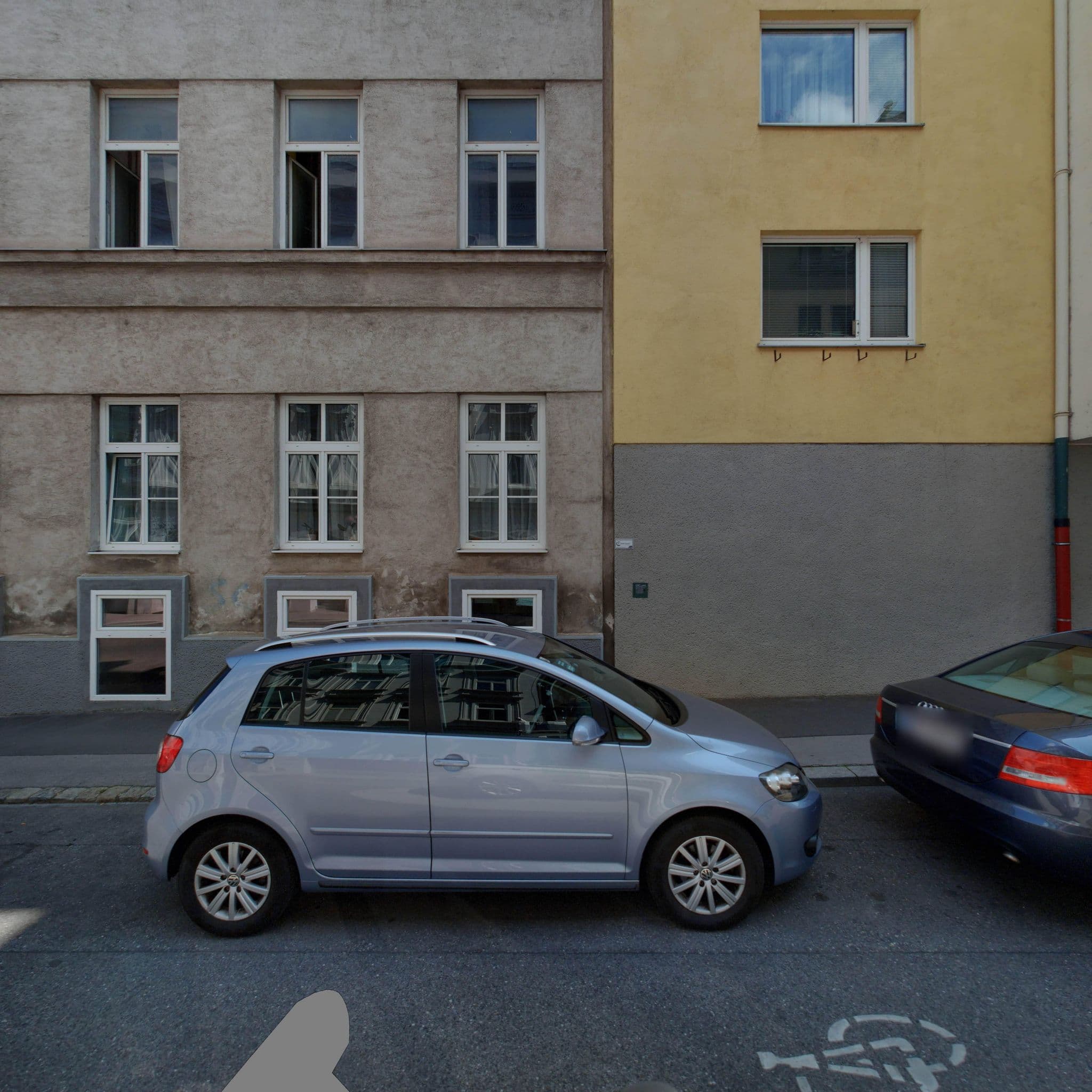 Street view near Urban Living Belvedere Studio, Landstraße — © eliasgander (CC BY-SA · Mapillary)