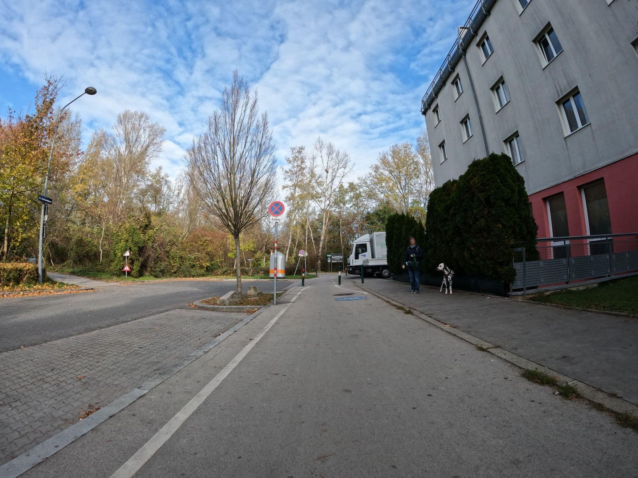 Street view near Cazare VIENA Ieftina, Meidling — © erias (CC BY-SA · Mapillary)