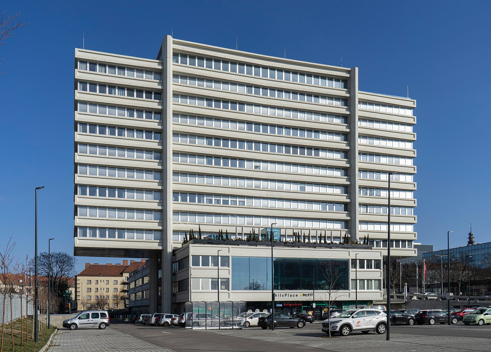 Phils Place Apartments - Vienna (via Wikimedia Commons, CC BY-SA 4.0)