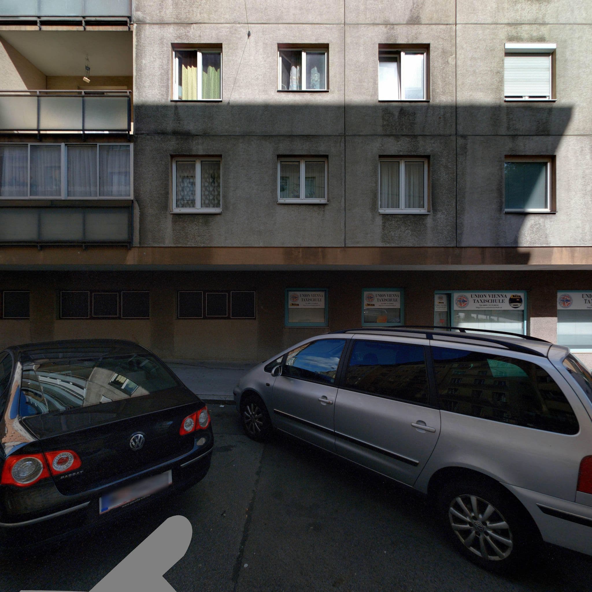 Street view near Hm • Urban, Margareten — © eliasgander (CC BY-SA · Mapillary)