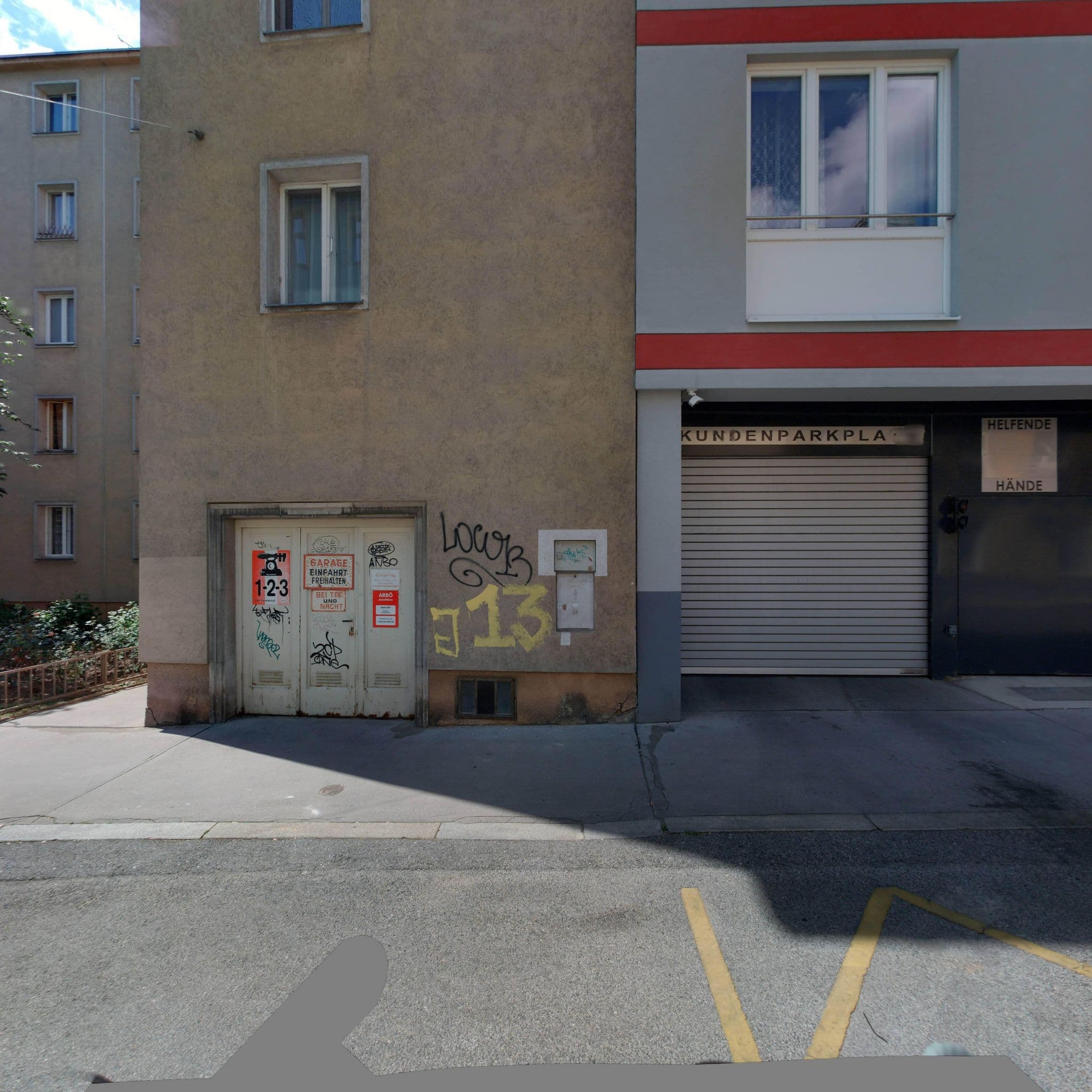 Street view near Hotel Raimundhof, Mariahilf — © eliasgander (CC BY-SA · Mapillary)