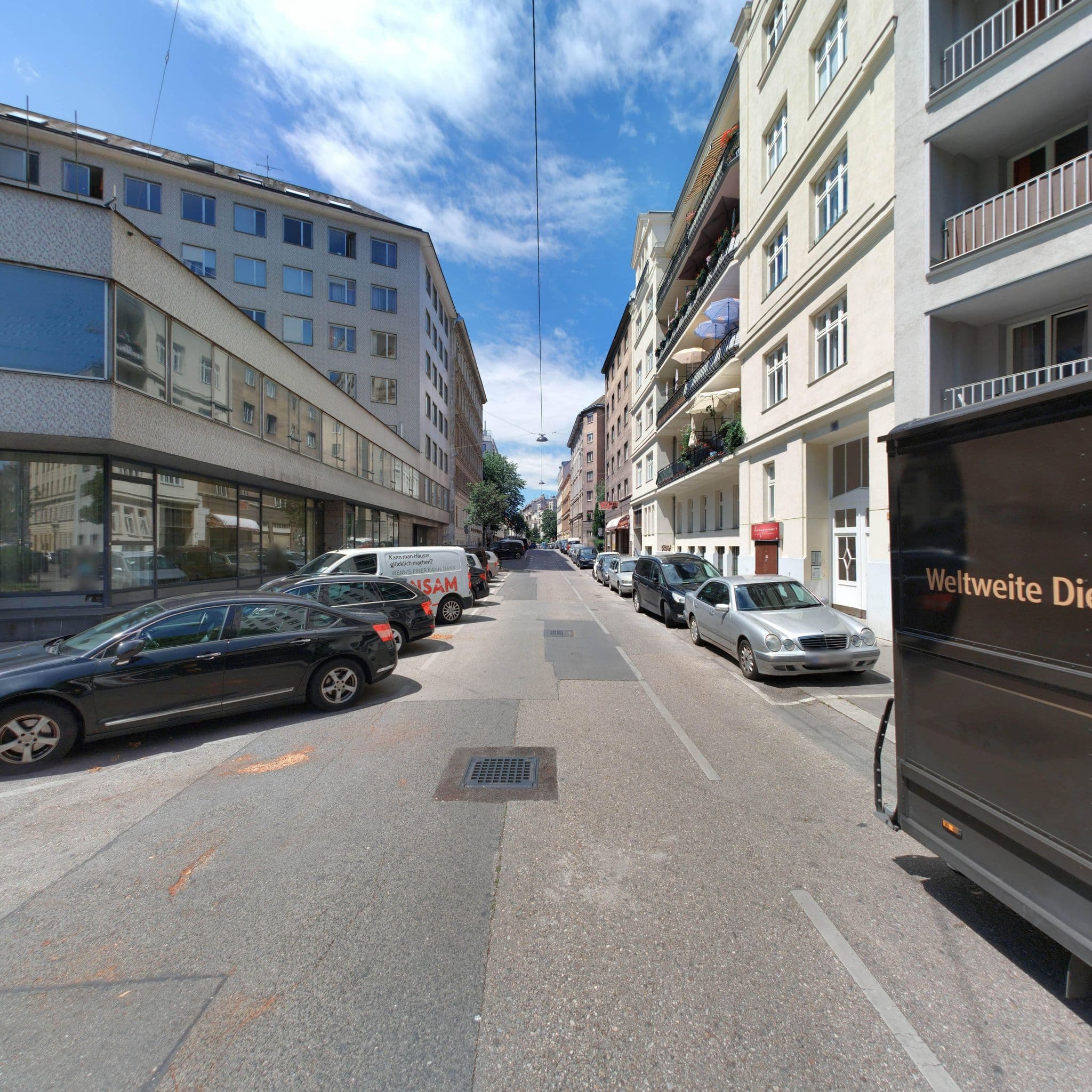 Street view near Academia Hotelbetriebsgesellschaft mit beschränkter Haftung, Josefstadt — © eliasgander (CC BY-SA · Mapillary)