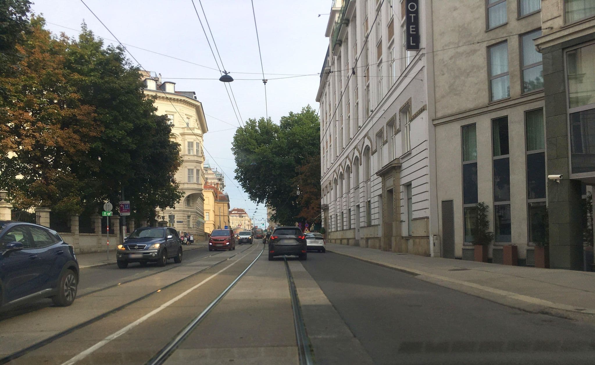 Street view near Lindner Hotels Holding GmbH, Landstraße — © istefanos (CC BY-SA · Mapillary)