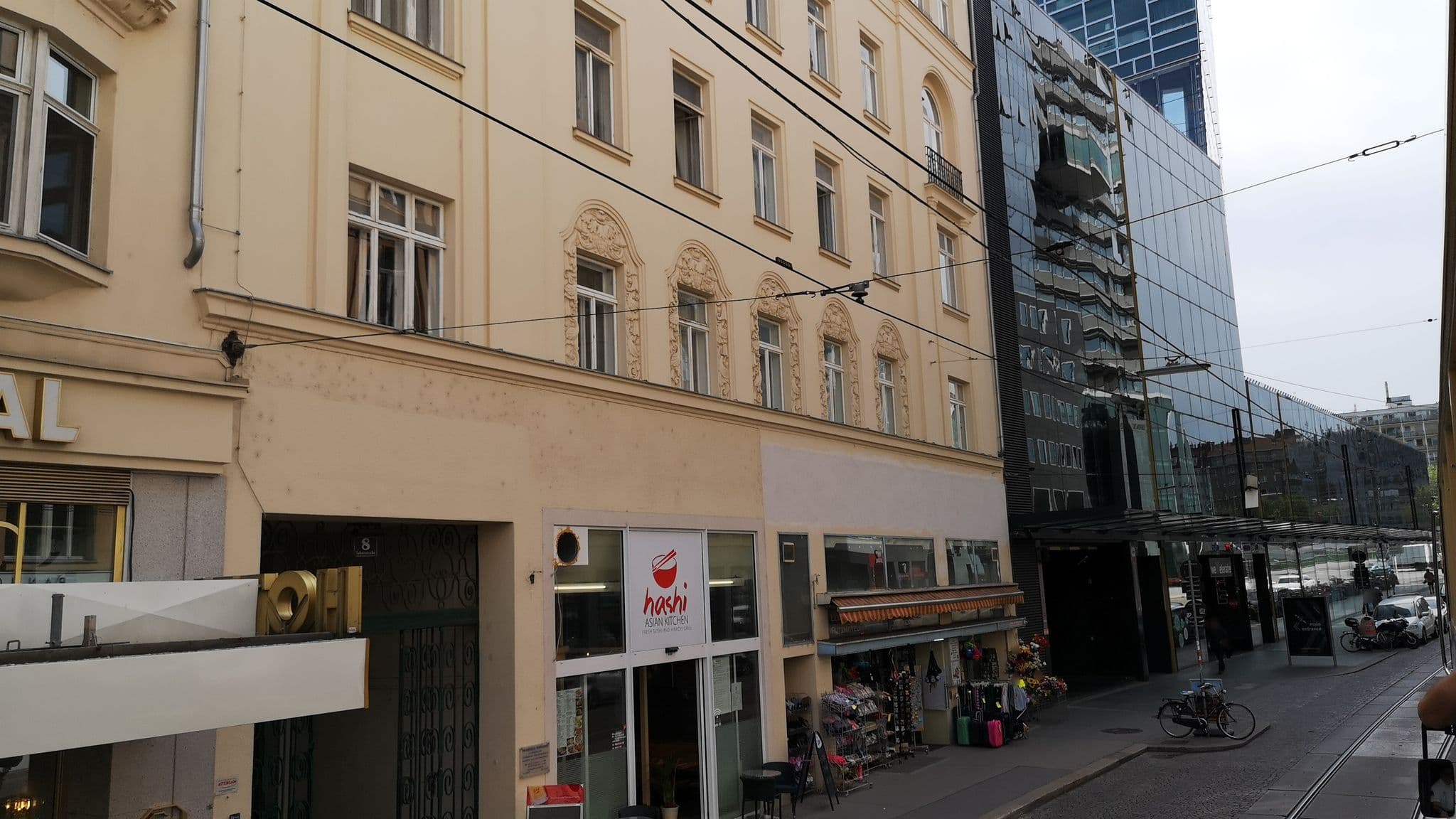 Street view near Room 307, Innere Stadt — © rsandu (CC BY-SA · Mapillary)