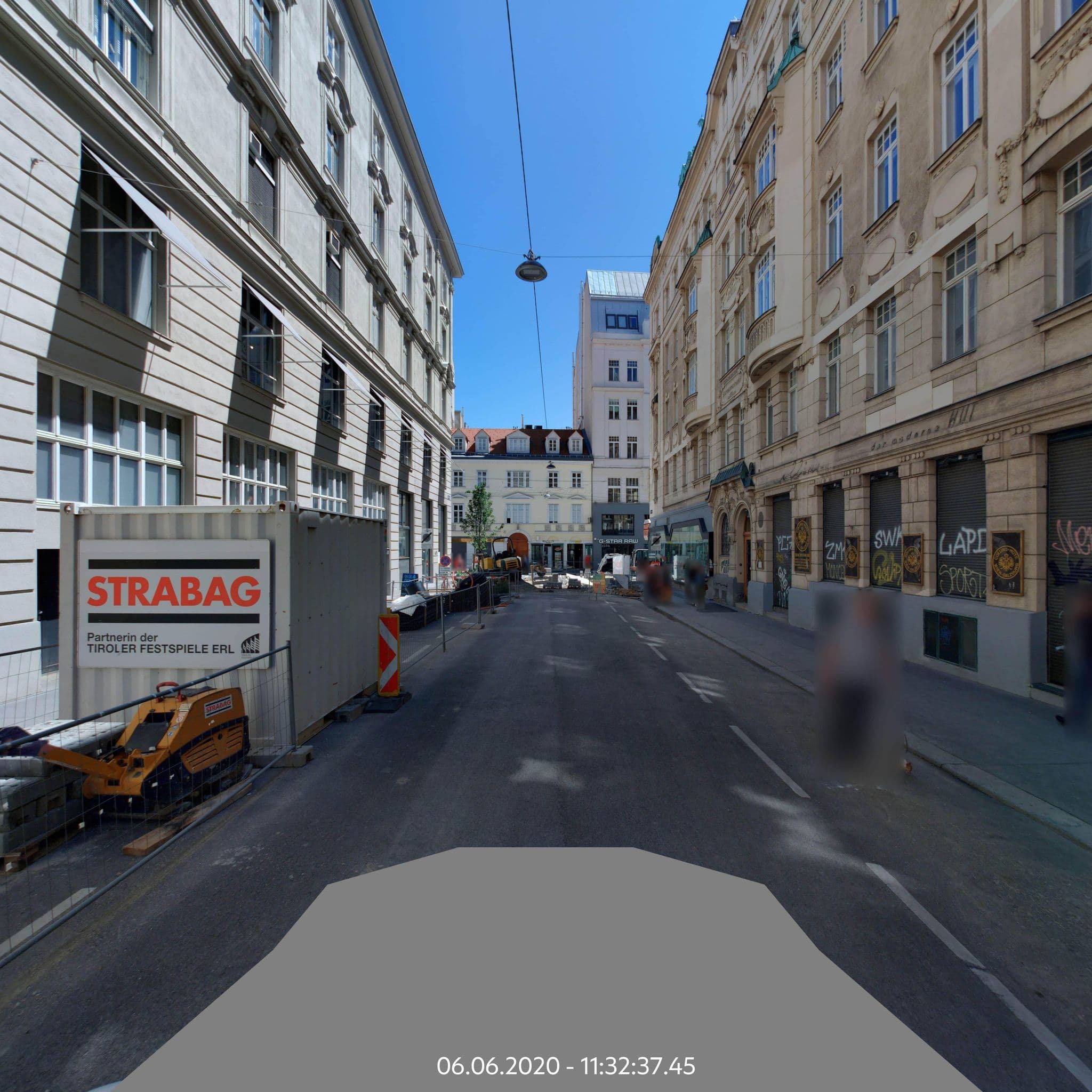 Street view near Rosa Linde - Comfort B&B, Neubau — © eliasgander (CC BY-SA · Mapillary)
