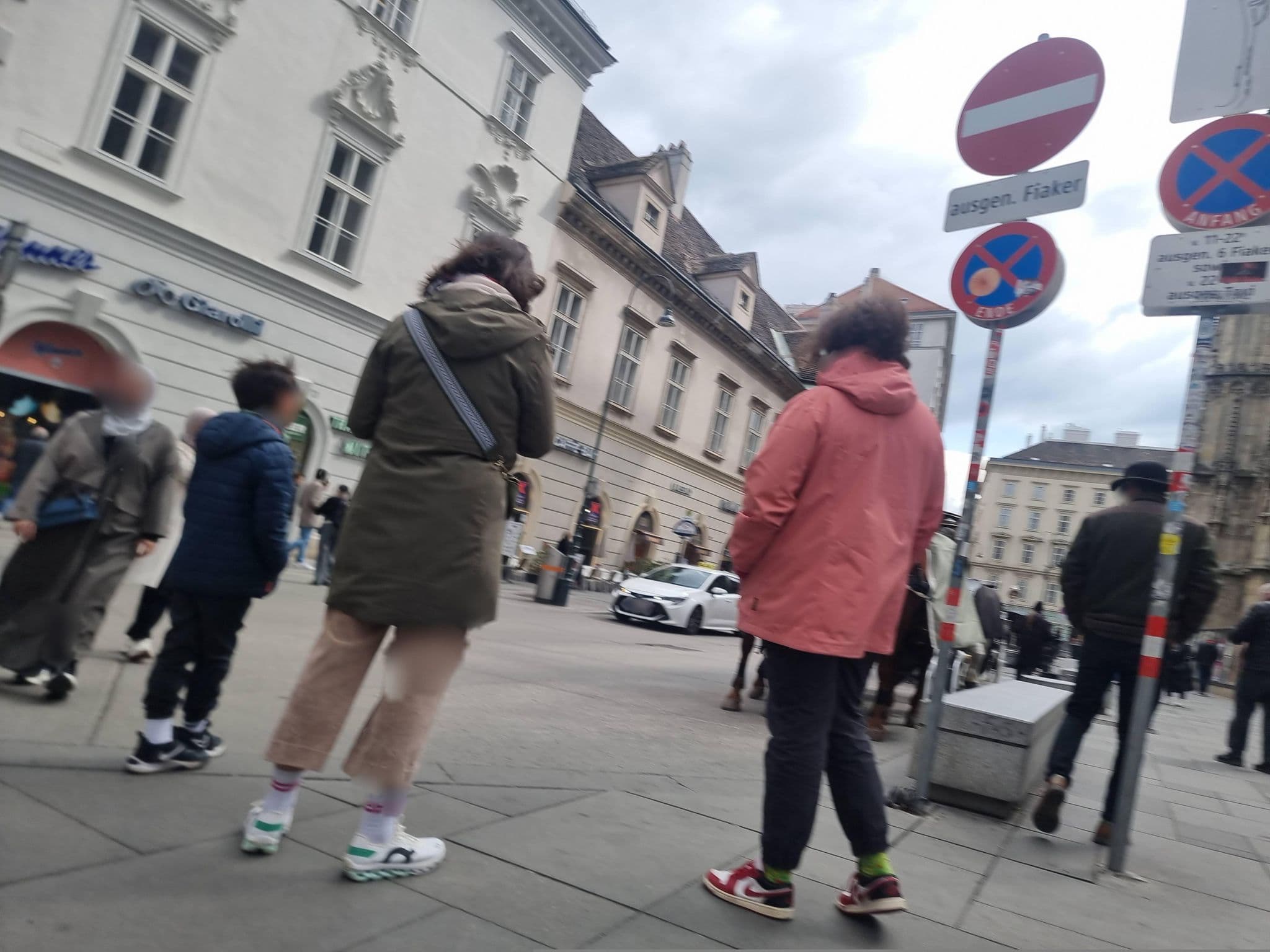 Street view near Wihelmshof Hotel Vienna, Vienna — © mapfool (CC BY-SA · Mapillary)