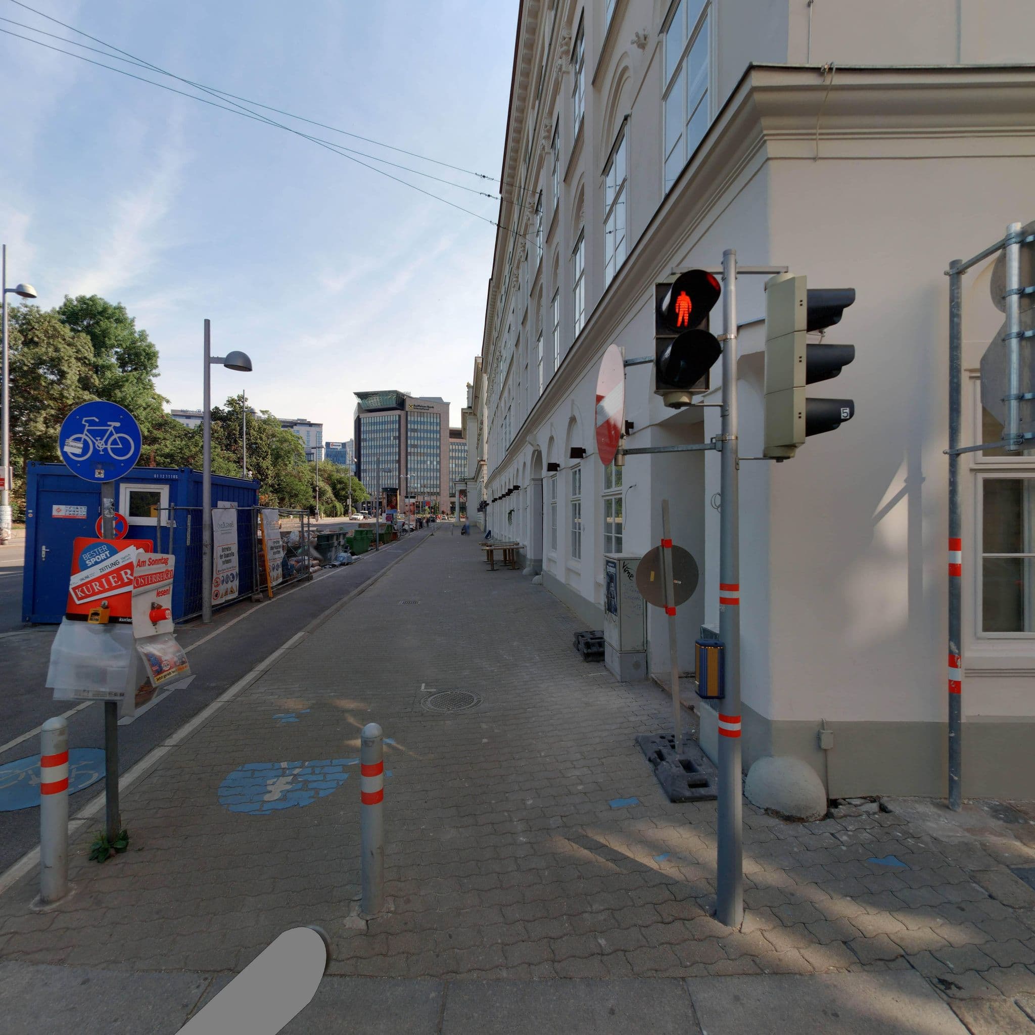 Street view near Easy Vienna Apartments, Landstraße — © eliasgander (CC BY-SA · Mapillary)
