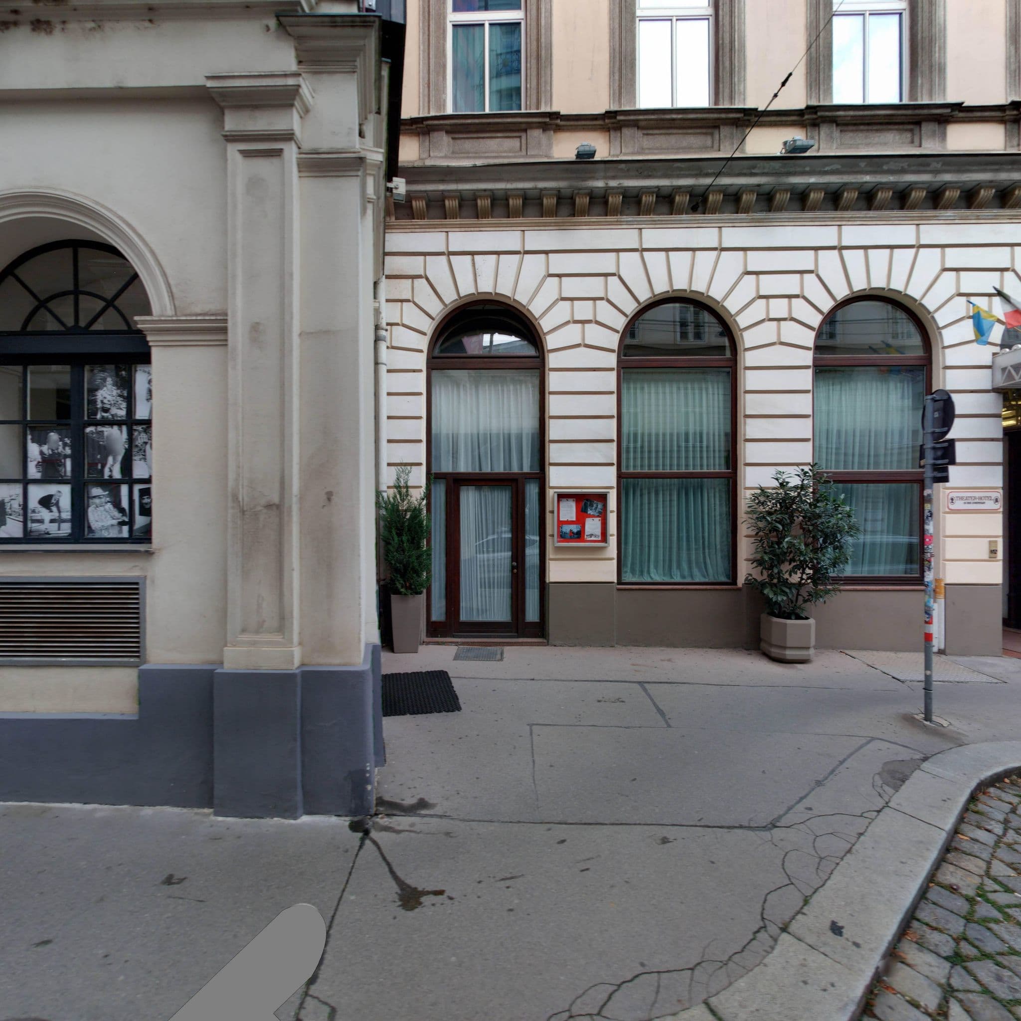 Street view near Cordial Hotelbetriebs-, Josefstadt — © eliasgander (CC BY-SA · Mapillary)