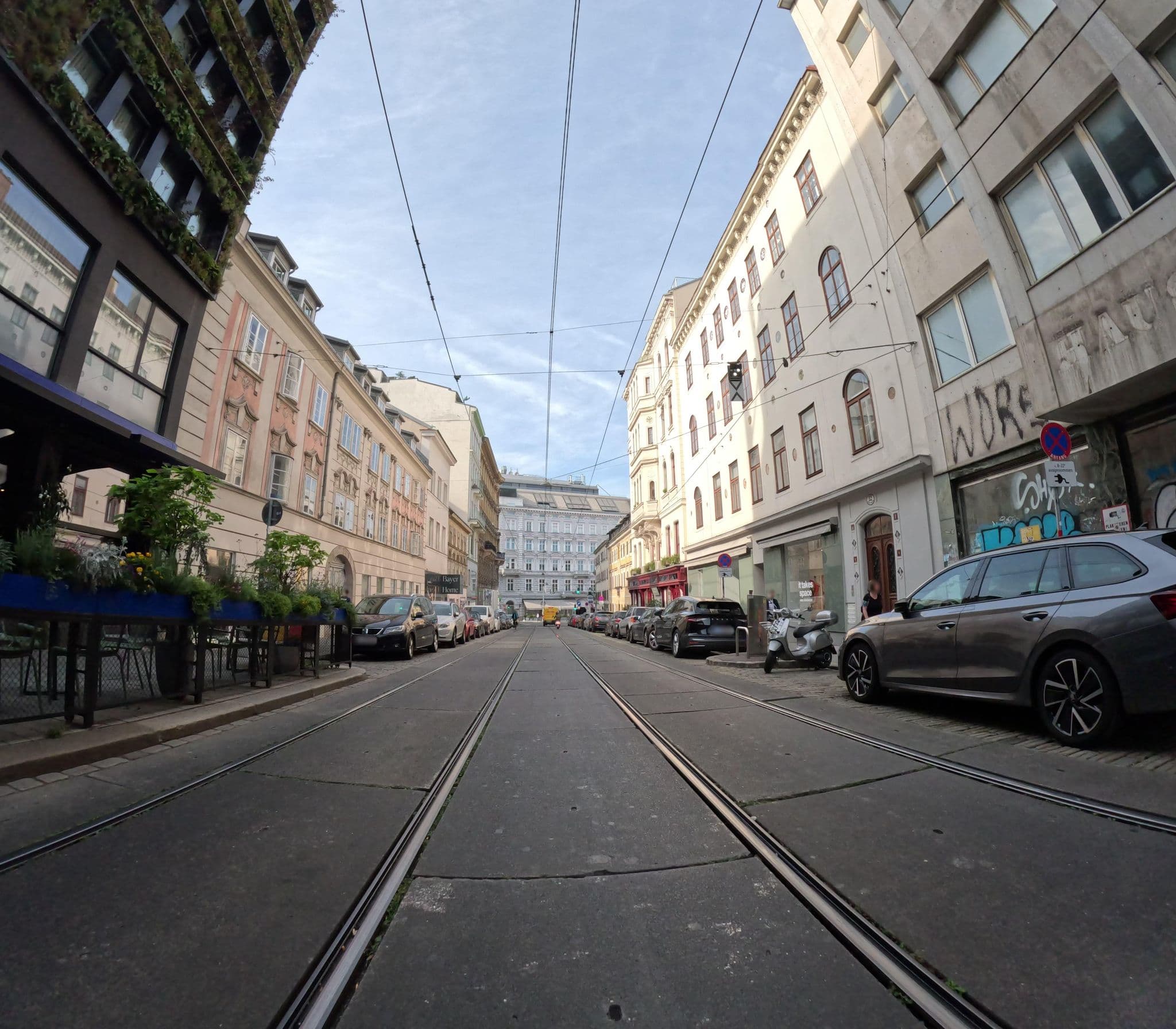 Street view near Austrotel Hotelbetriebsgesellschaft m.b.H., Neubau — © erias (CC BY-SA · Mapillary)