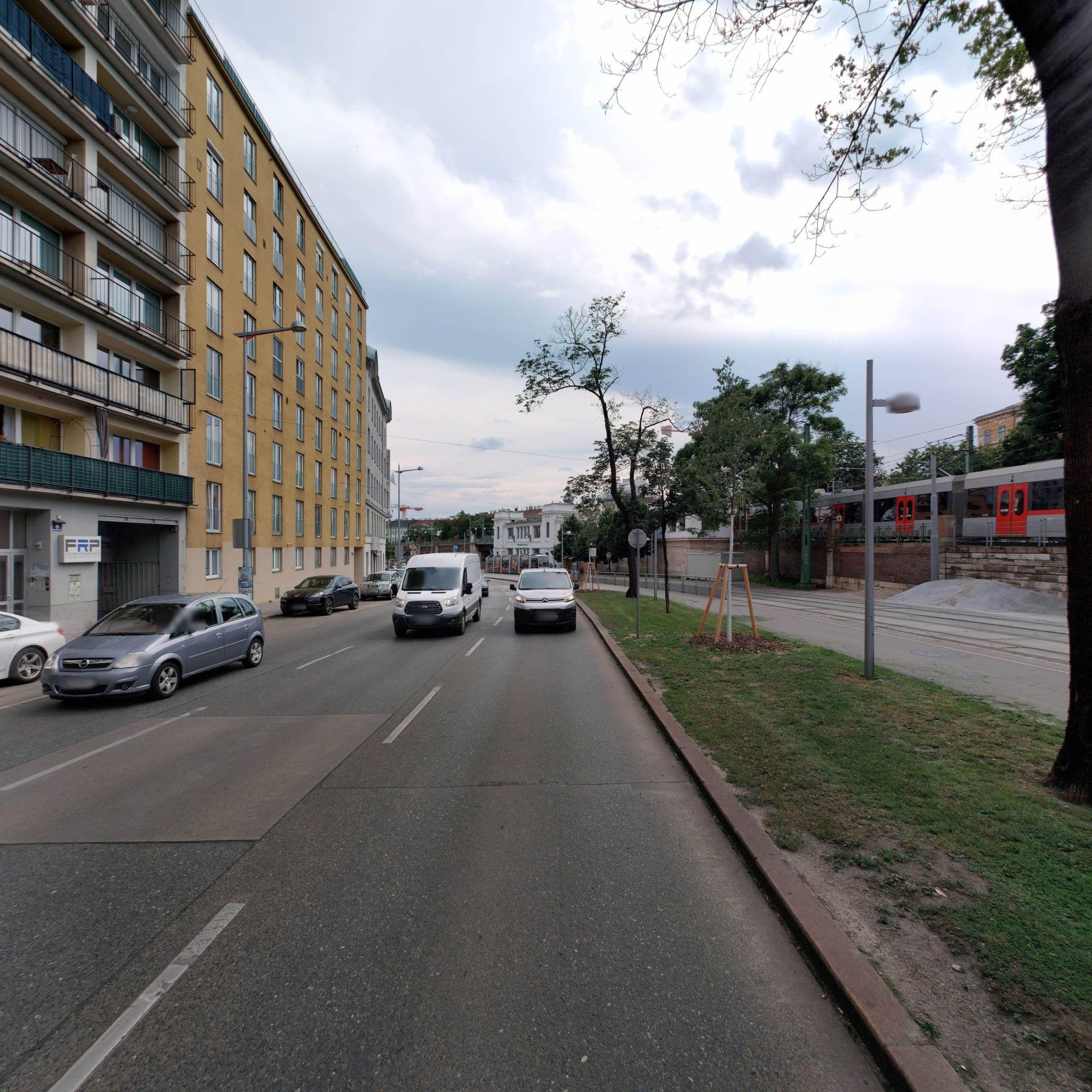 Street view near Guesthouse Arabella, Mariahilf — © eliasgander (CC BY-SA · Mapillary)