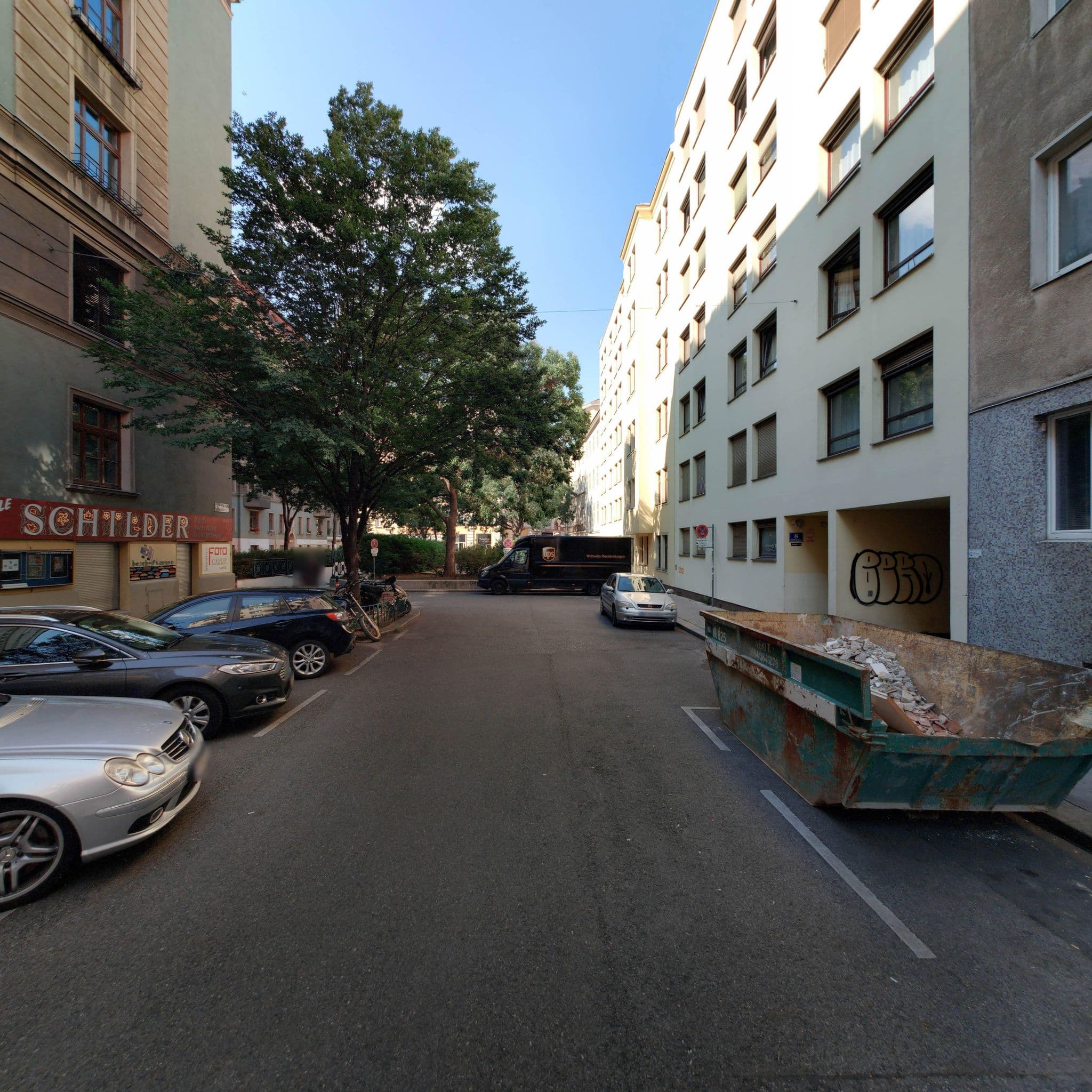 Street view near Apartment Naschmarkt, Mariahilf — © eliasgander (CC BY-SA · Mapillary)