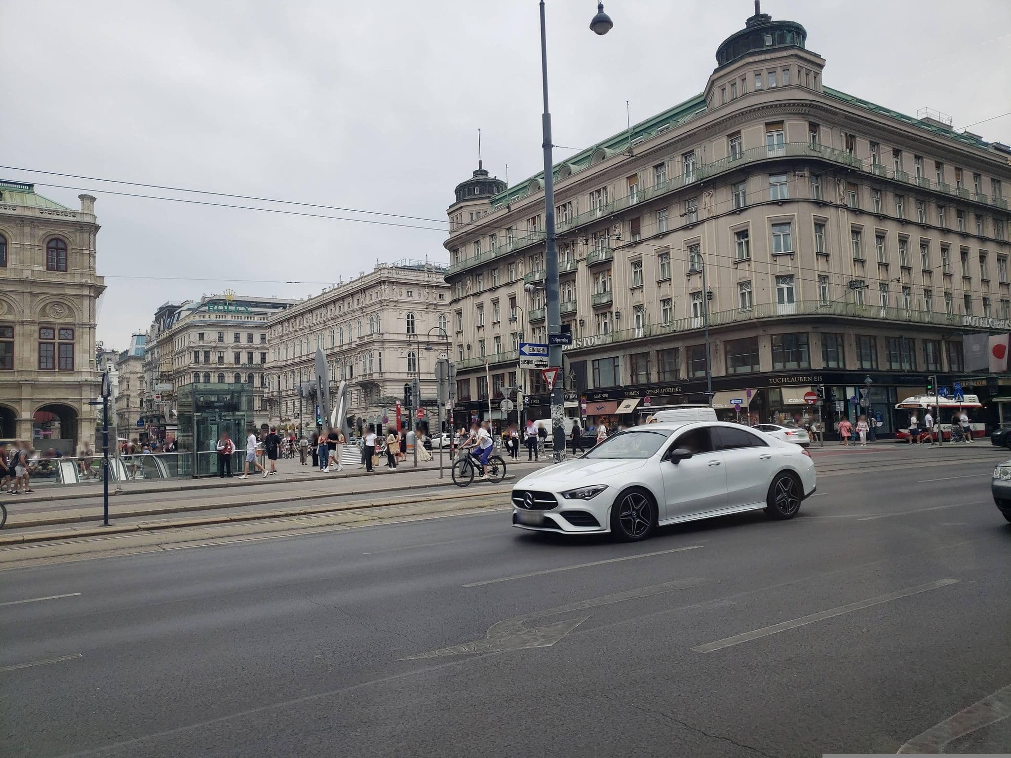 Street view near Suite, Vienna — © mapfool (CC BY-SA · Mapillary)
