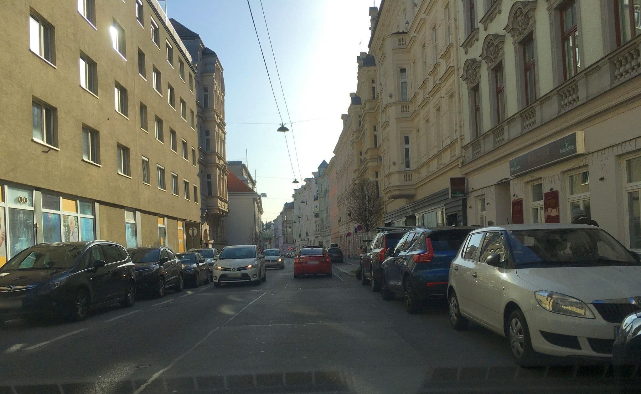 Street view near Galerie 18 Apartments, Währing — © istefanos (CC BY-SA · Mapillary)