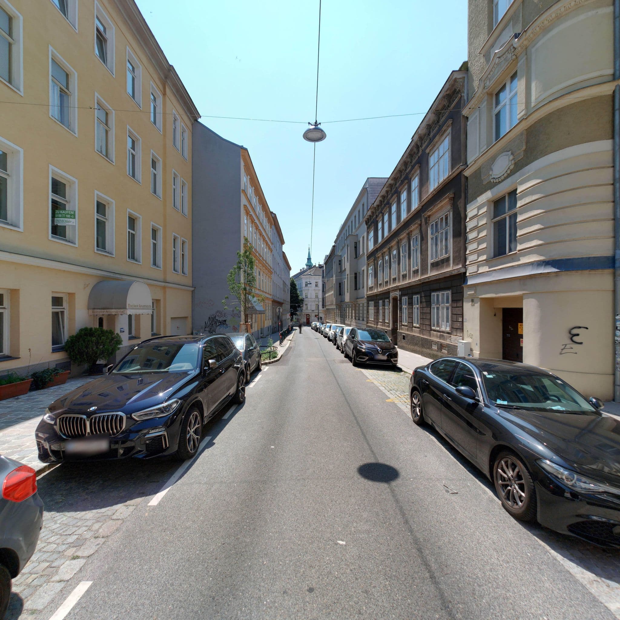 Street view near Plaza de Kozak, Währing — © eliasgander (CC BY-SA · Mapillary)