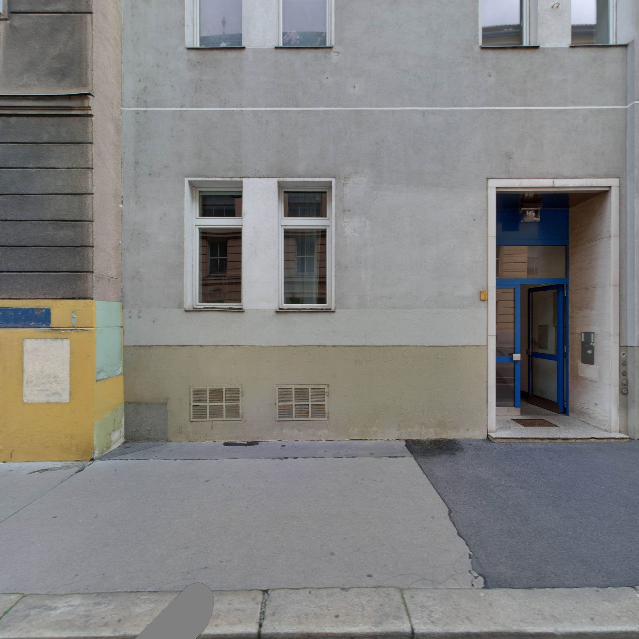Street view near Designer Apartment In City Centre, Alsergrund — © eliasgander (CC BY-SA · Mapillary)