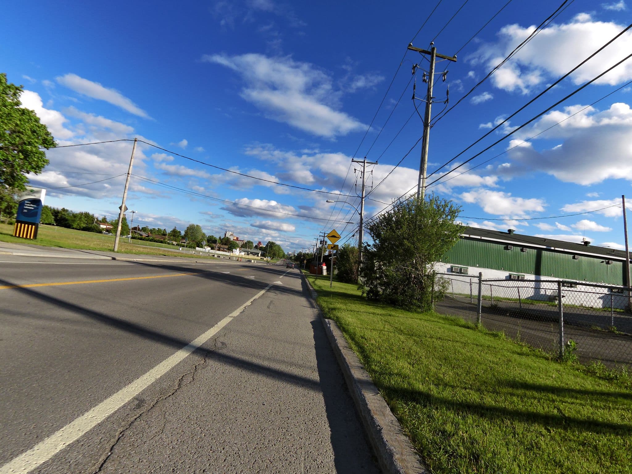 Street view near Motel Montcalm, Gatineau — © mronewheeldrive (CC BY-SA · Mapillary)