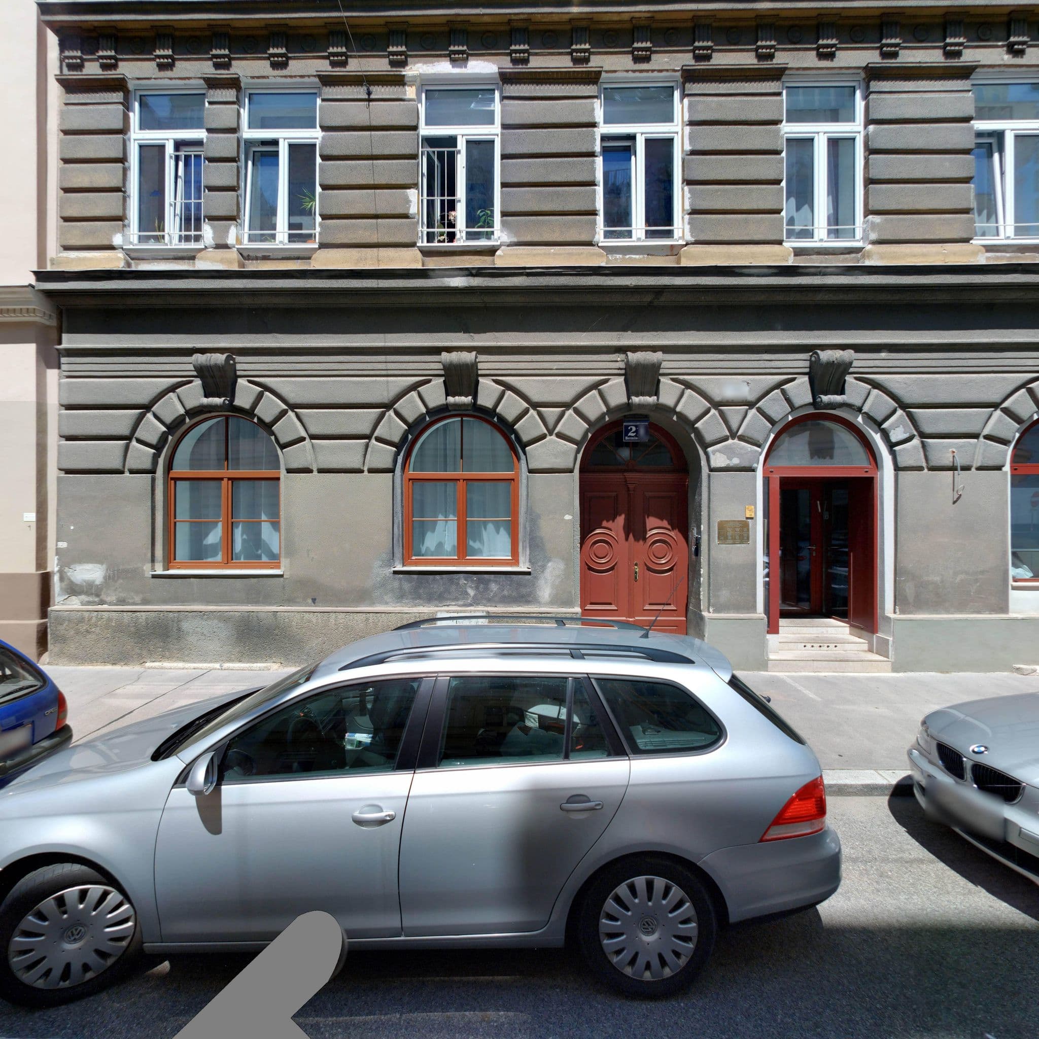 Street view near Flower Apartments, Innere Stadt — © eliasgander (CC BY-SA · Mapillary)