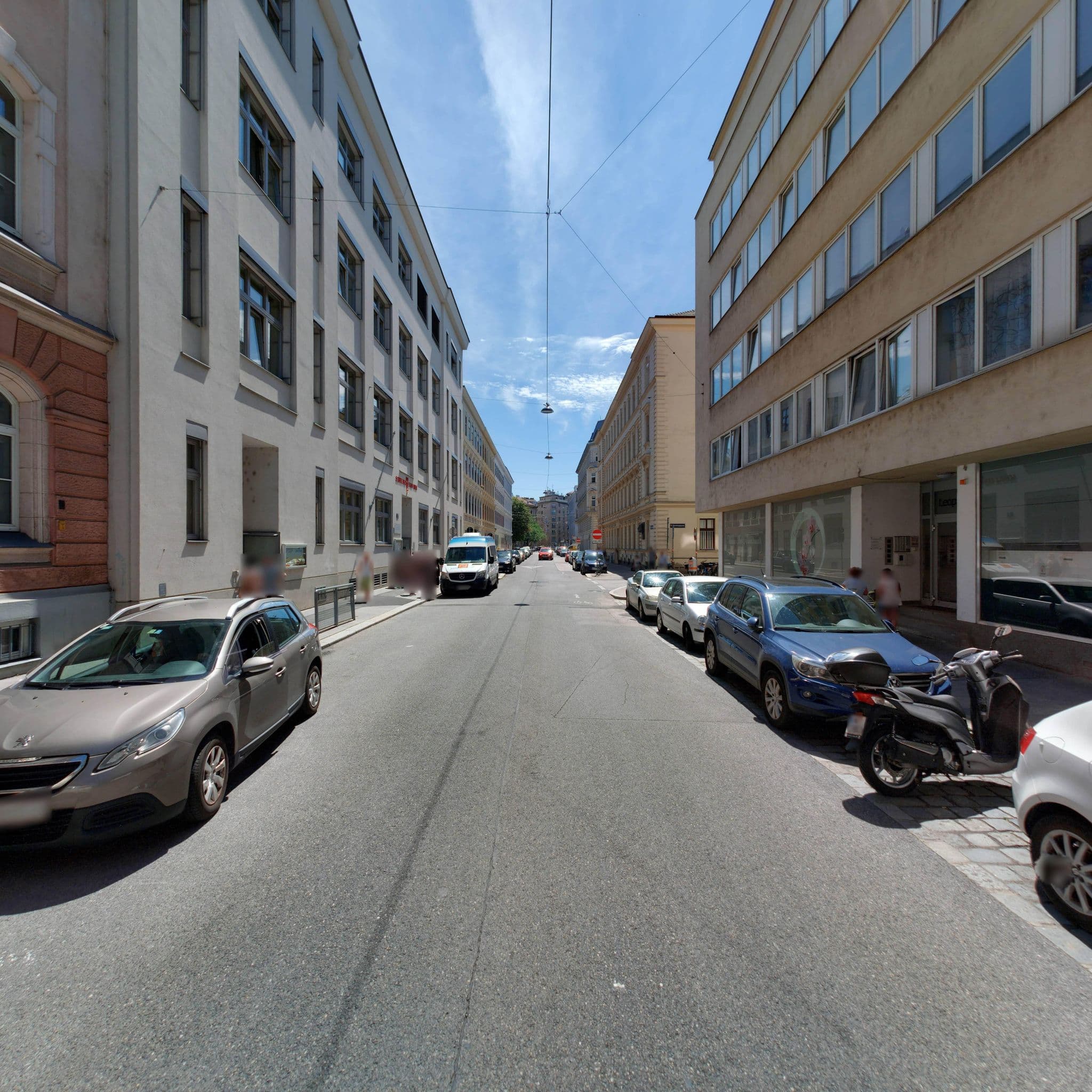 Street view near Vienna Urban Resort 2, Innere Stadt — © eliasgander (CC BY-SA · Mapillary)