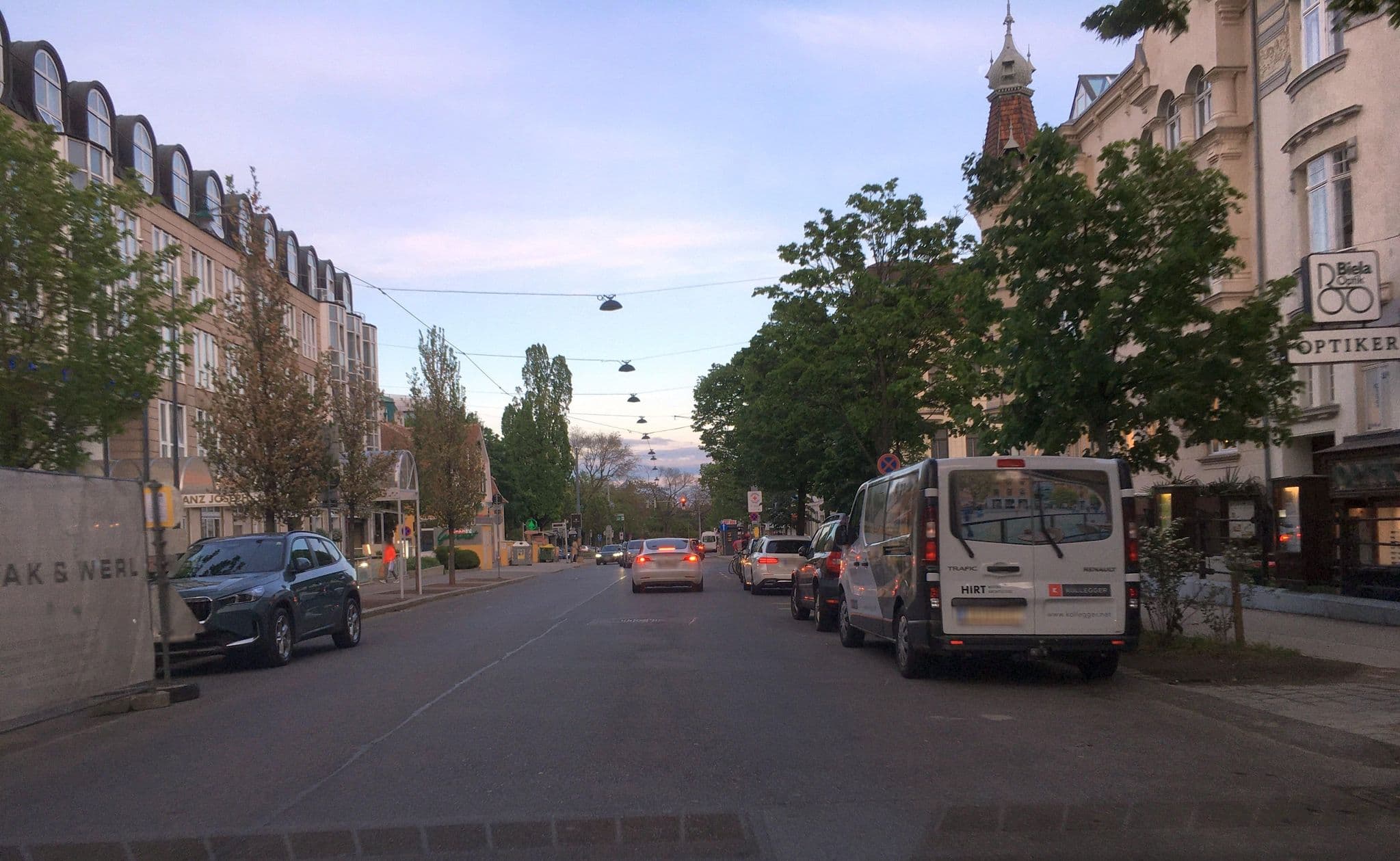 Street view near Room 250, Döbling — © istefanos (CC BY-SA · Mapillary)