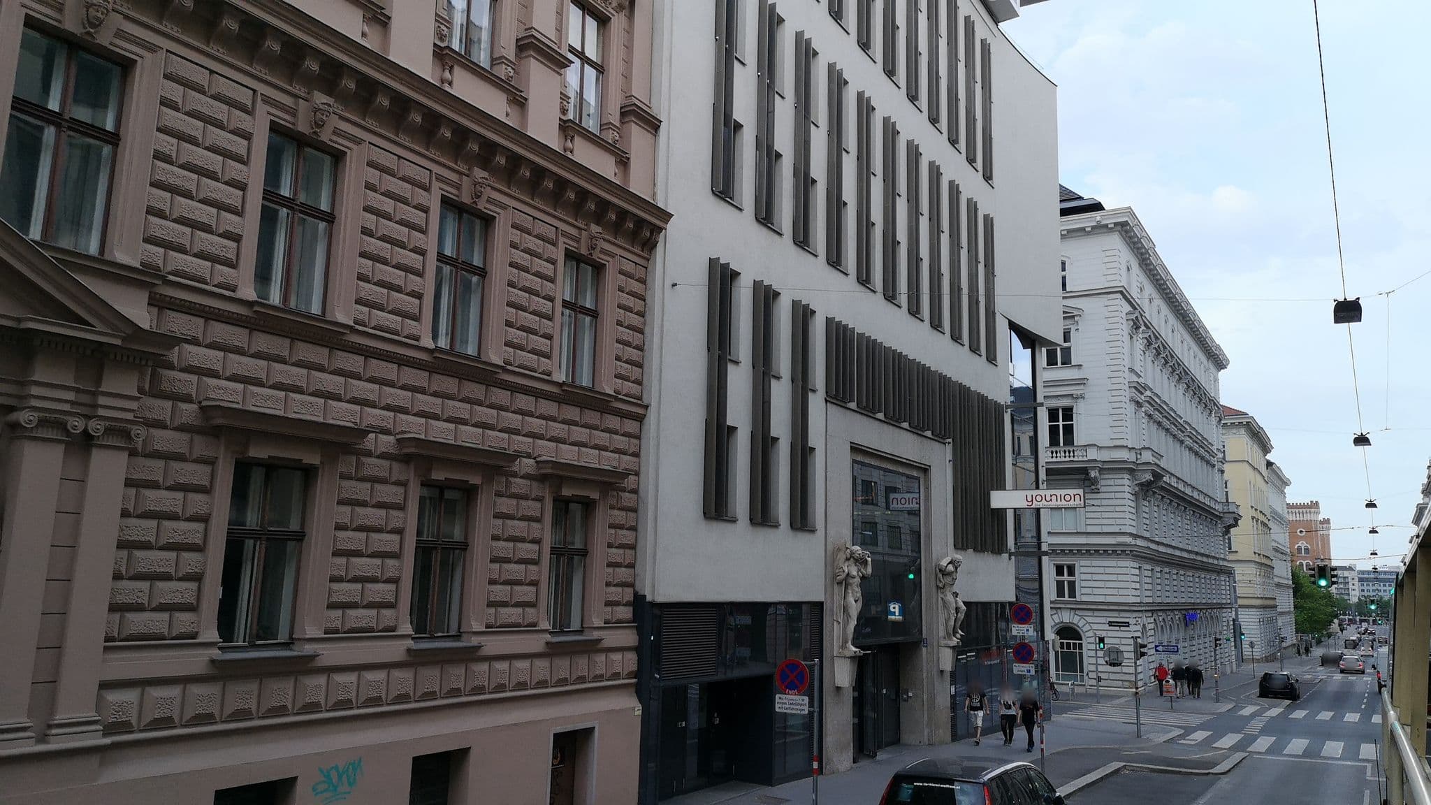 Street view near Hotel Grimmingblick, Innere Stadt — © rsandu (CC BY-SA · Mapillary)