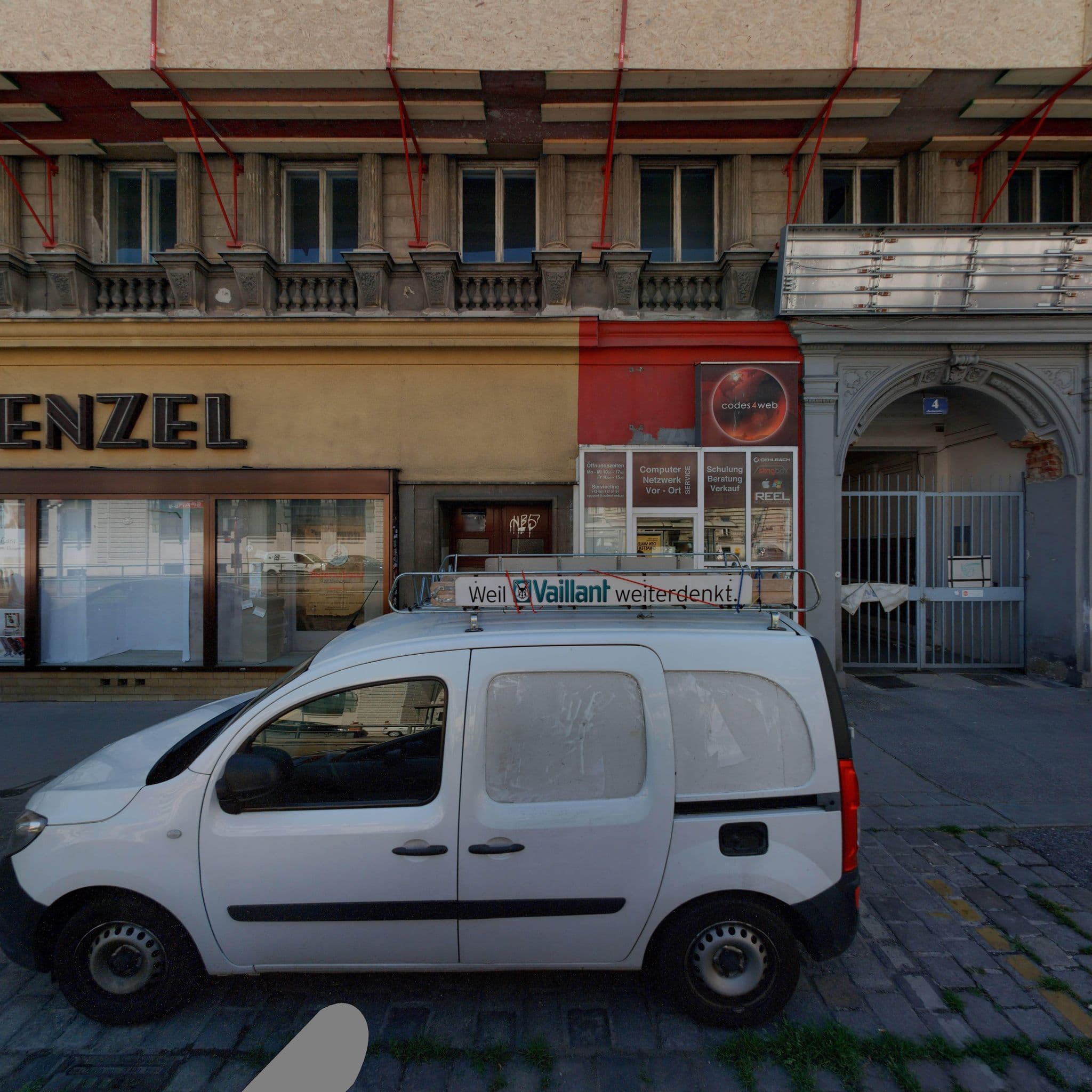 Street view near Apartment Nine, Alsergrund — © eliasgander (CC BY-SA · Mapillary)