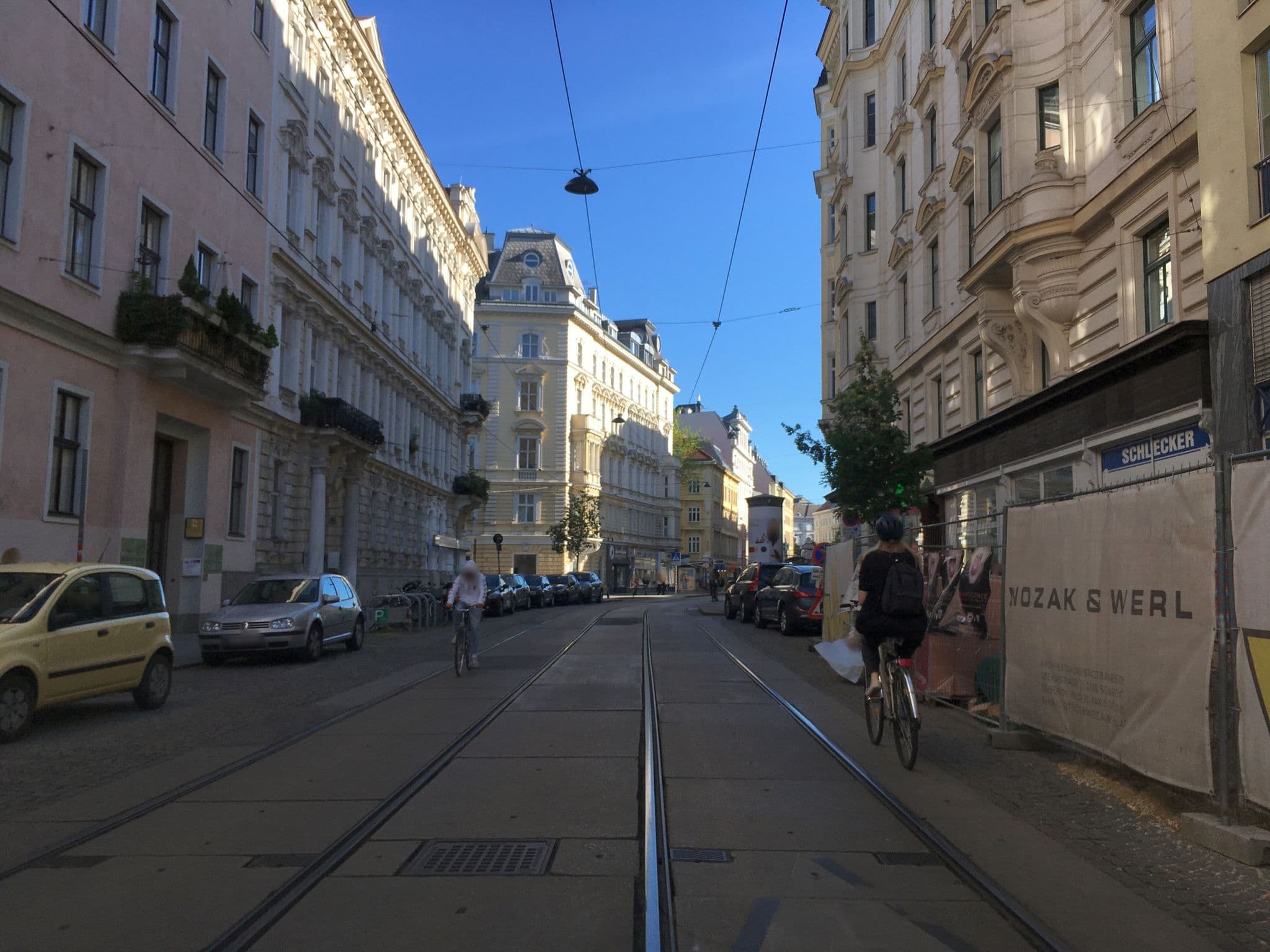 Street view near Beletage Wien Porzellangasse, Alsergrund — © istefanos (CC BY-SA · Mapillary)