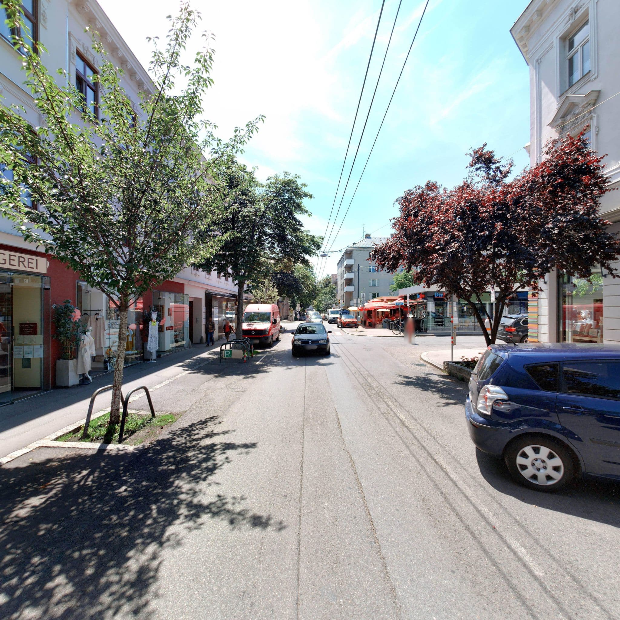 Street view near Sonnberg Appartements, Döbling — © eliasgander (CC BY-SA · Mapillary)