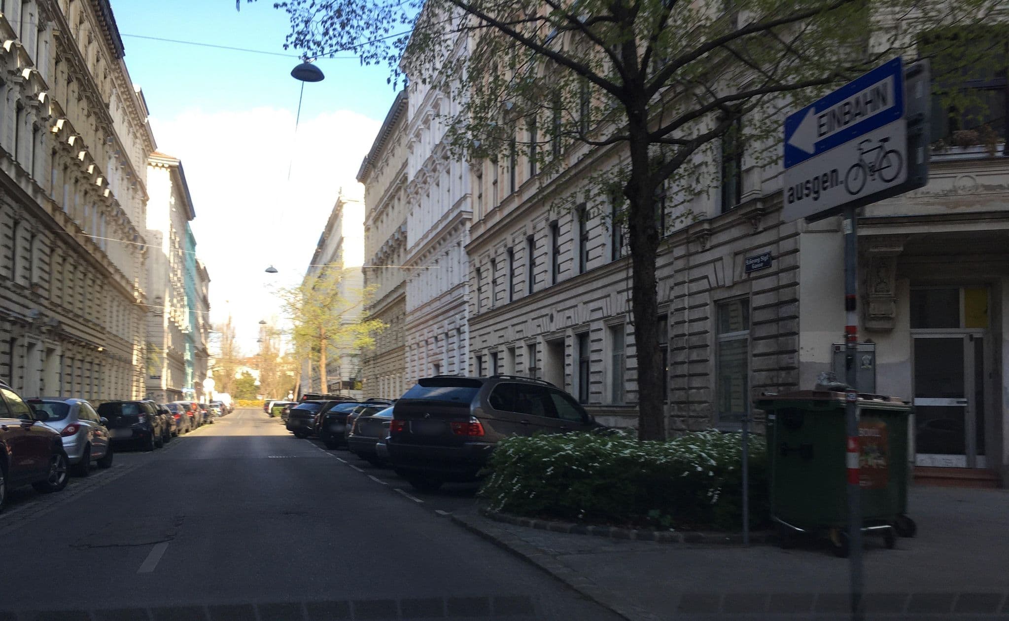 Street view near Roten Löwen Design-Apartment, Alsergrund — © istefanos (CC BY-SA · Mapillary)