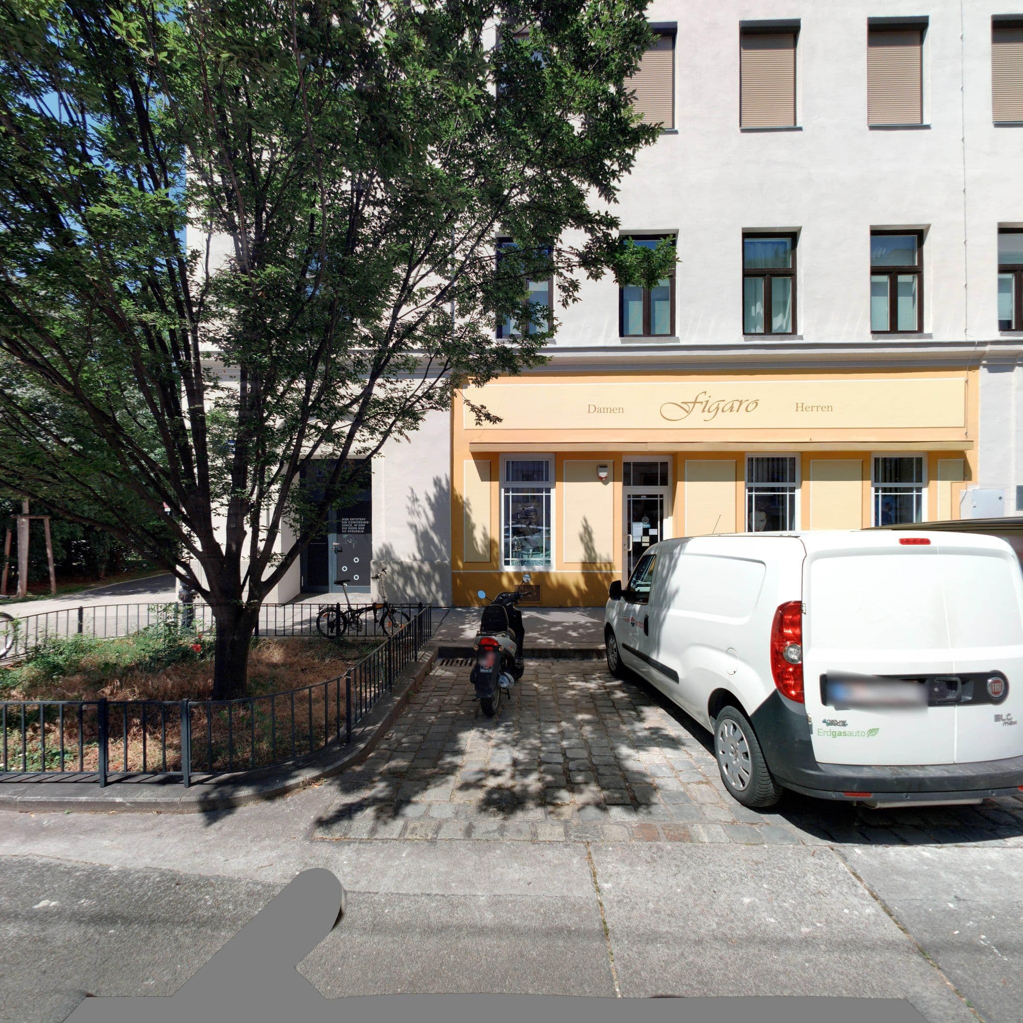 Street view near Gasthaus Rosenpark, Alsergrund — © eliasgander (CC BY-SA · Mapillary)