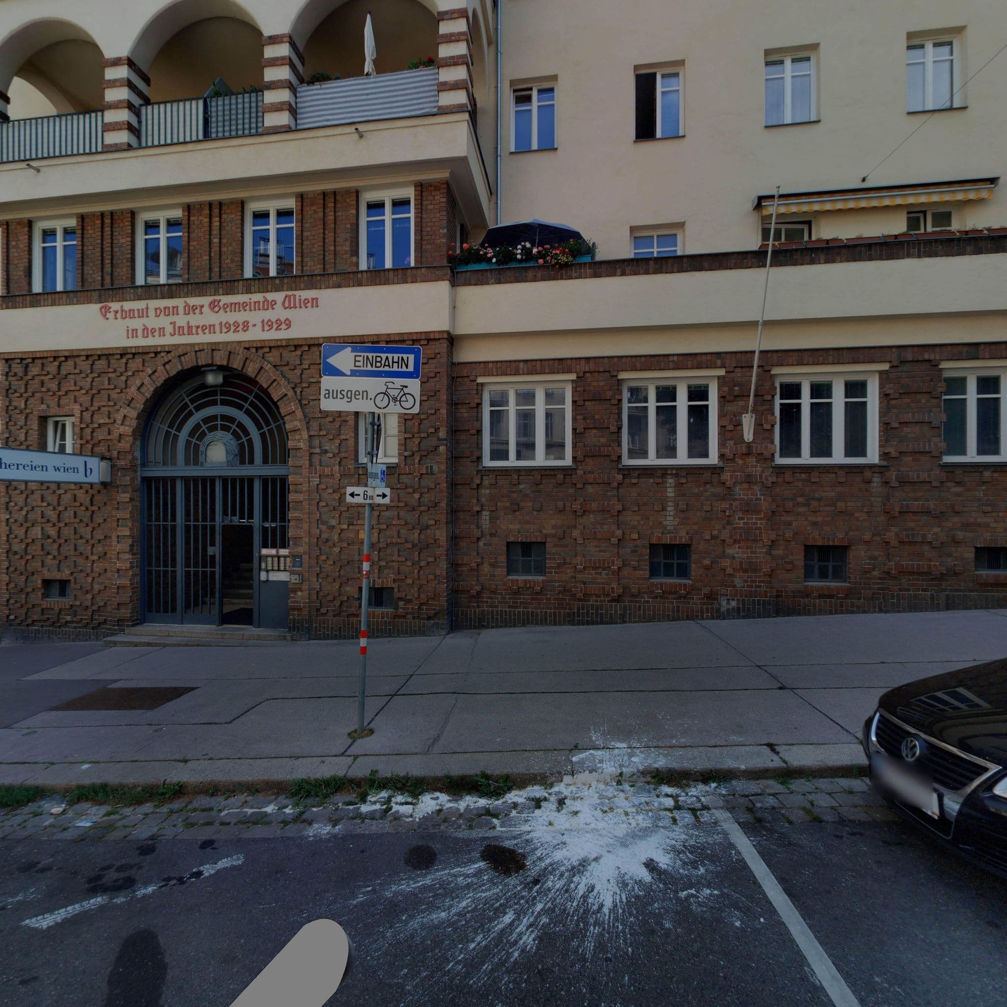 Street view near Waytostay, Währing — © eliasgander (CC BY-SA · Mapillary)