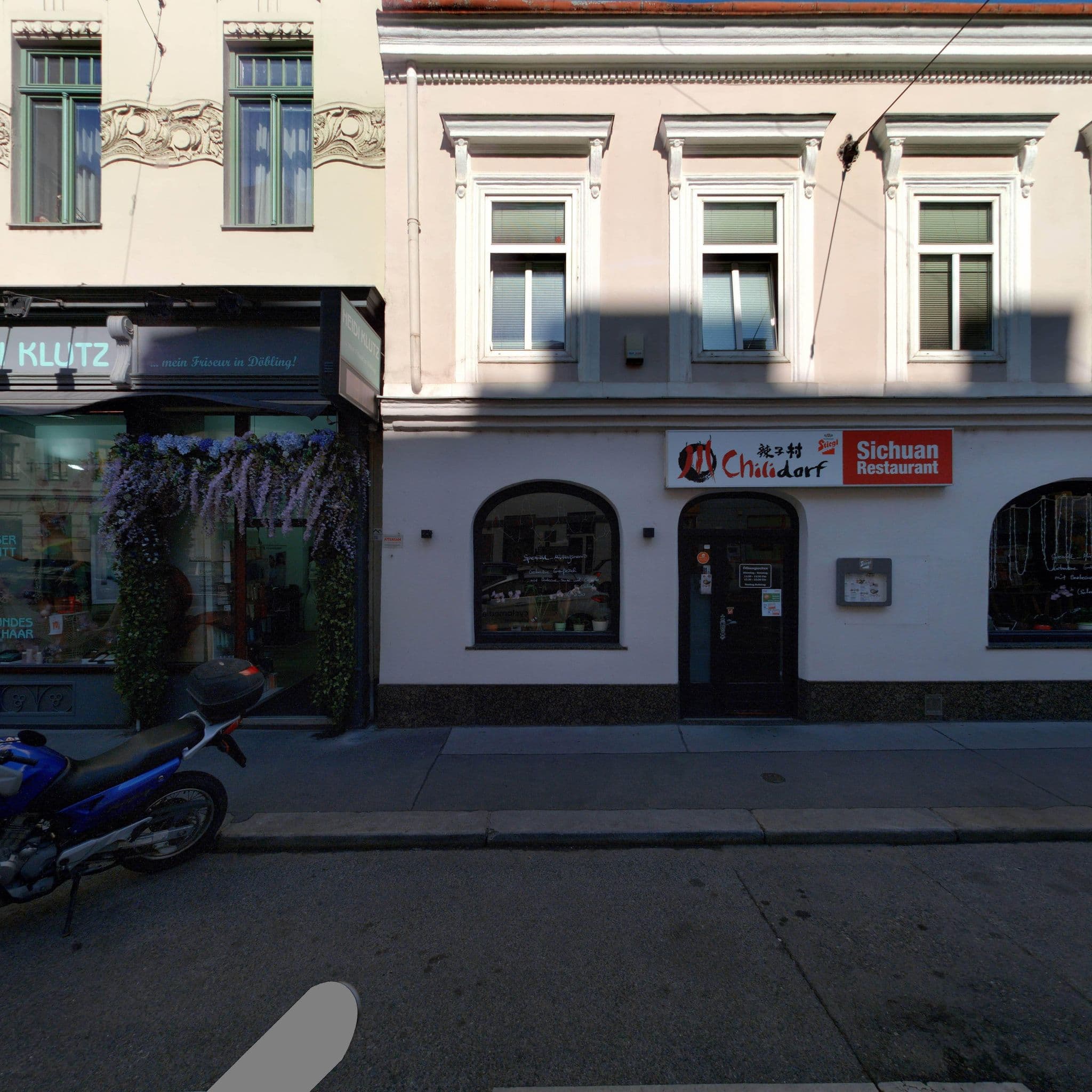 Street view near Hotel Aramis, Brigittenau — © eliasgander (CC BY-SA · Mapillary)
