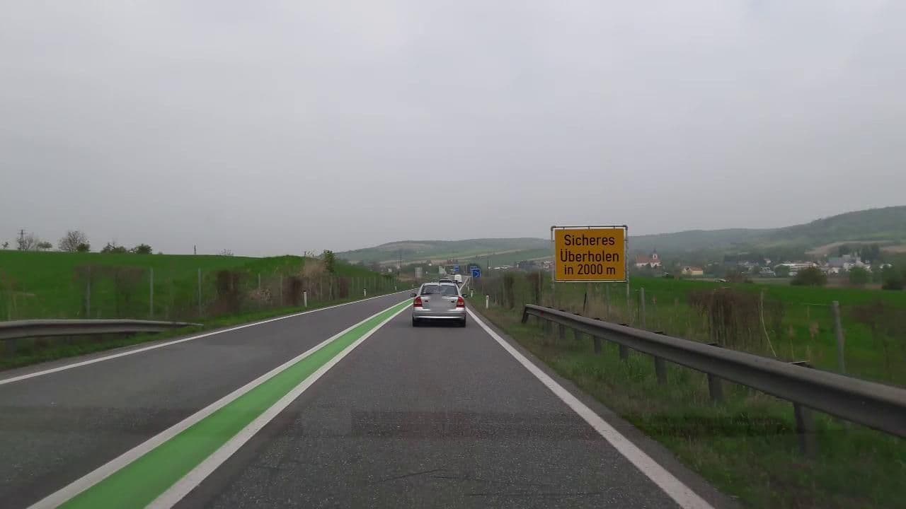 Street view near Excalibur City, Göllersdorf — © stefan147 (CC BY-SA · Mapillary)