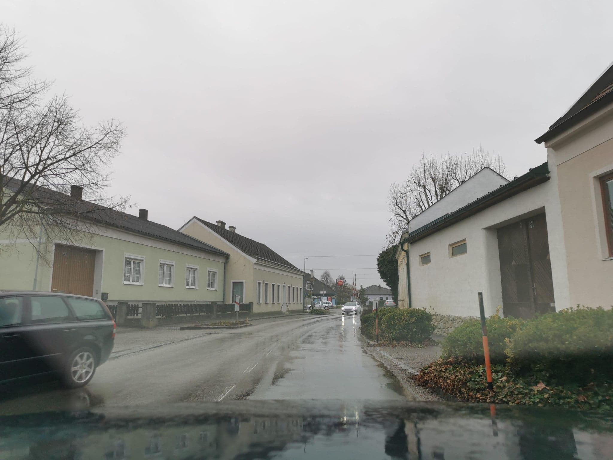 Street view near Kammer und Koppel Engelbrecht, Sierndorf — © hlfan (CC BY-SA · Mapillary)