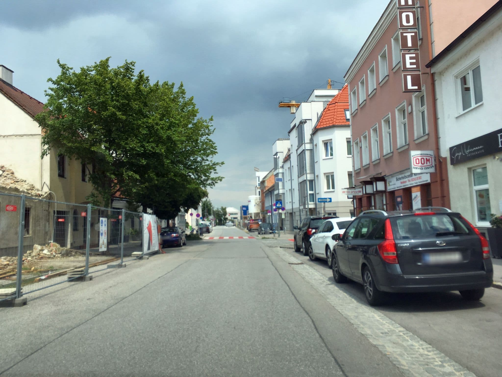 Street view near Hotel Rödl, Korneuburg — © istefanos (CC BY-SA · Mapillary)