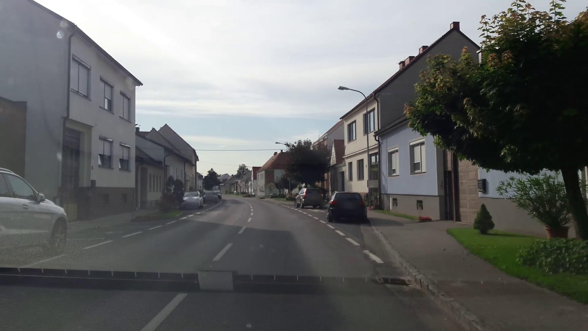 Street view near Hotel Pension ANGERER, Mitterpullendorf — © stefan147 (CC BY-SA · Mapillary)