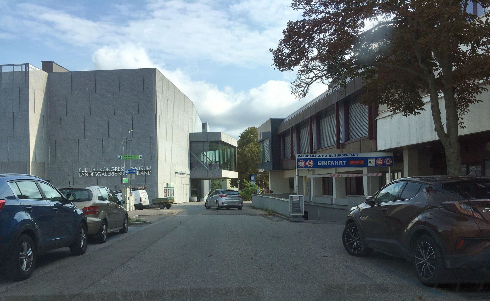 Street view near Austria Hotels Betriebs-GmbH, Eisenstadt — © istefanos (CC BY-SA · Mapillary)