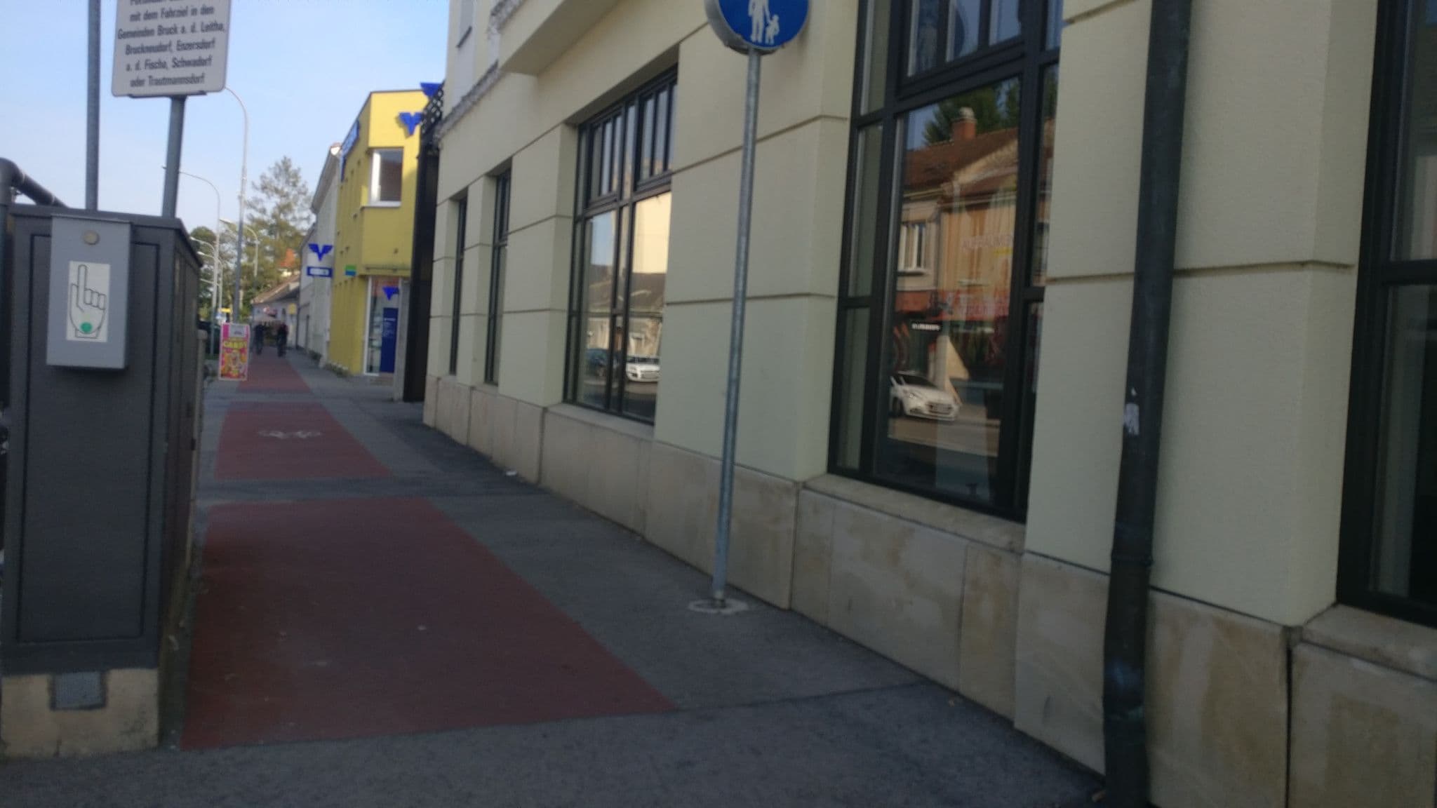 Street view near Xianfeng Chen, Ebreichsdorf — © di0v0n (CC BY-SA · Mapillary)