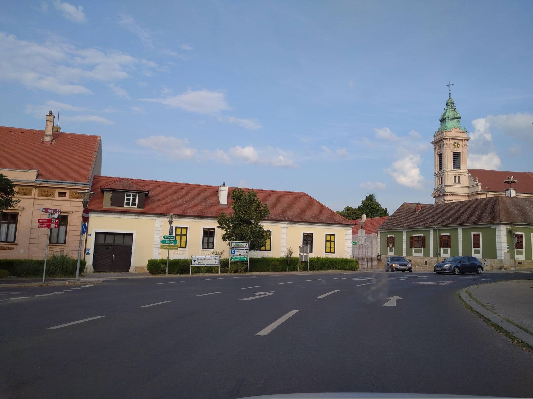 Street view near Hotel Garni Martin, Rust — © grozsa11 (CC BY-SA · Mapillary)